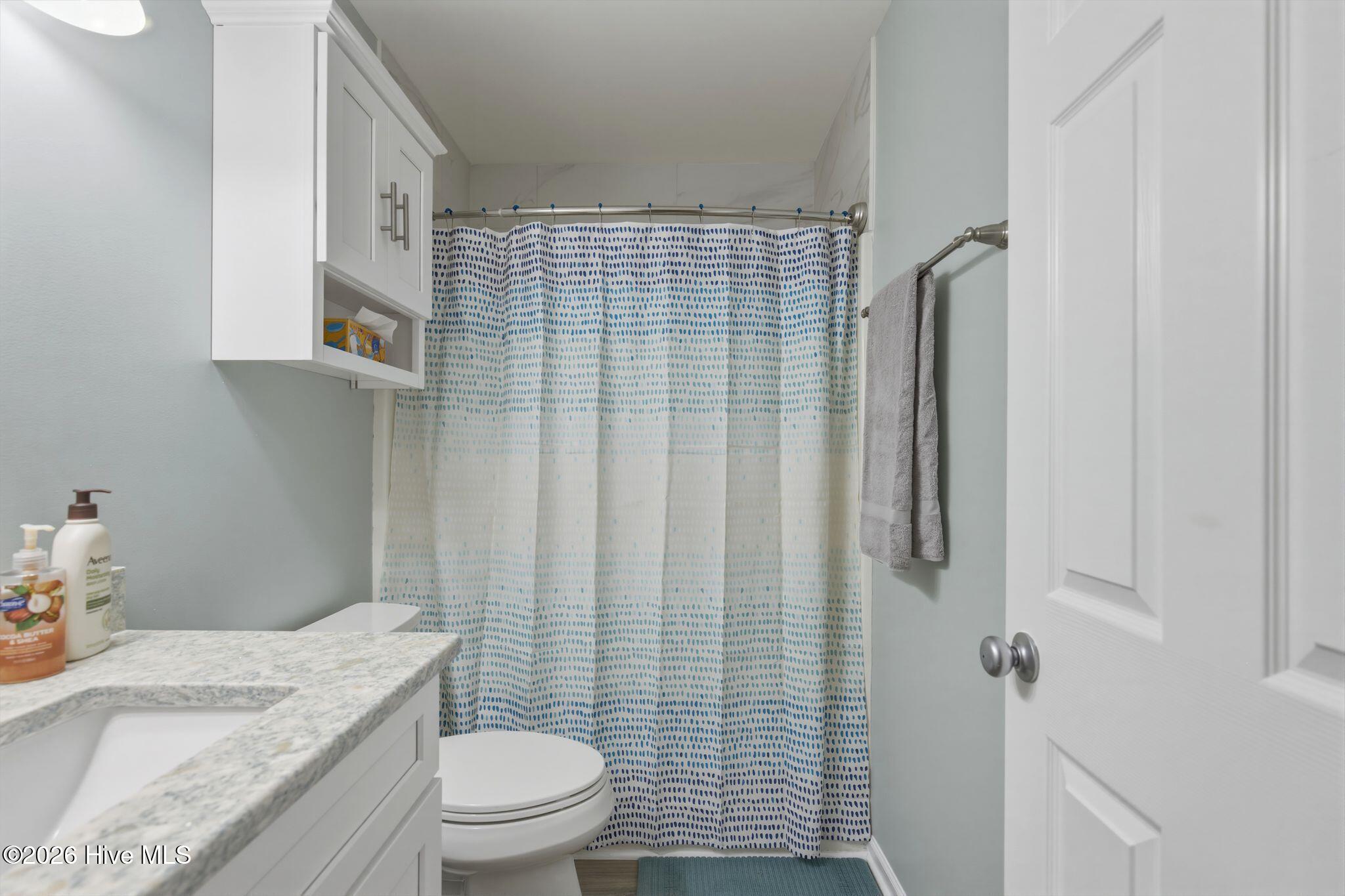 100562686 | Photo 21