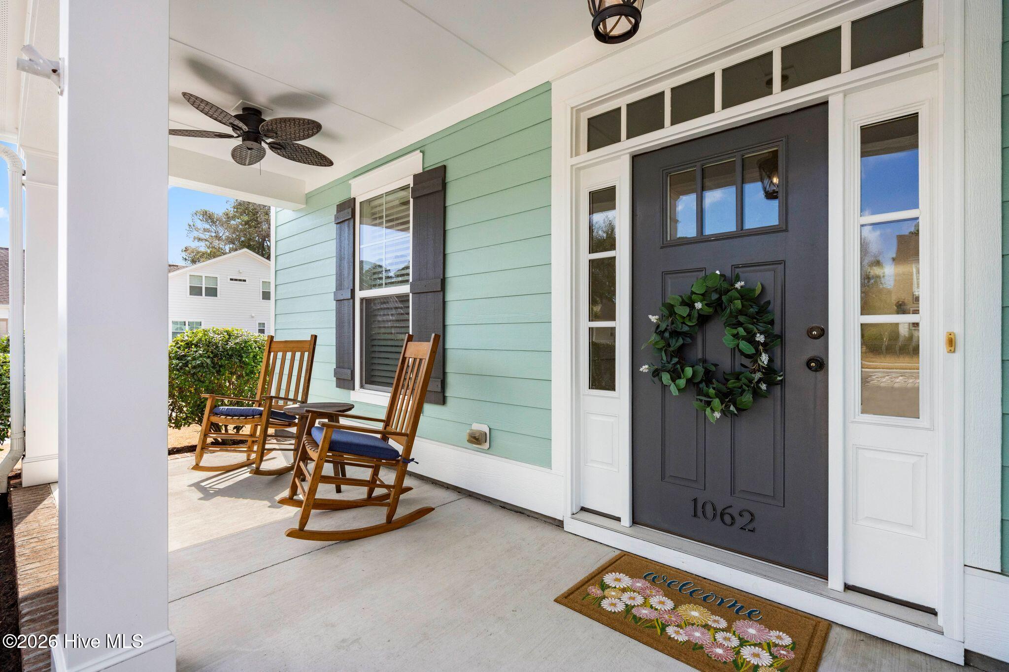 100558844 | Photo 51