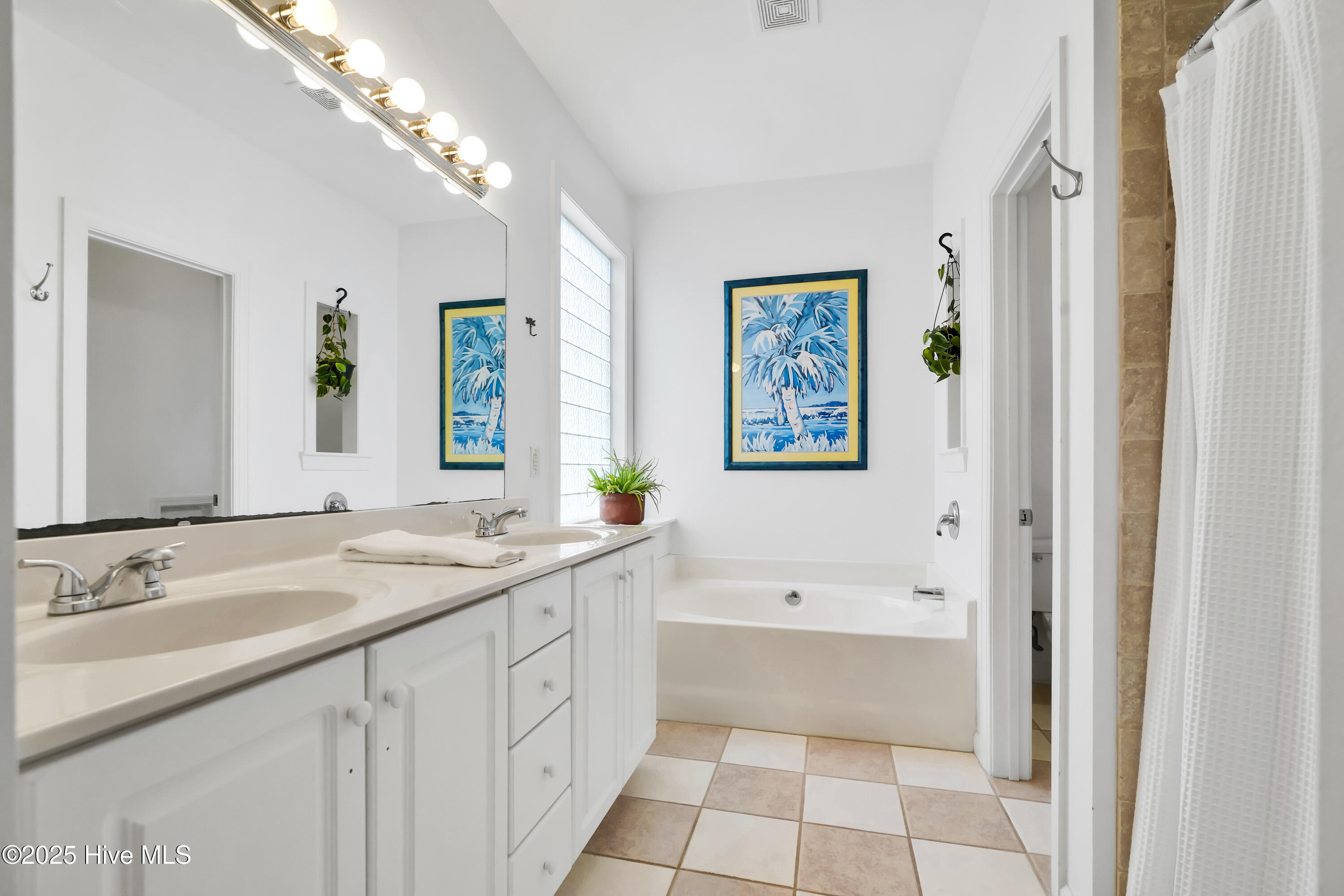 7907 Beaufort Court, Wilmington, NC 28411 – photo 18: 7907BeaufortCourt-25