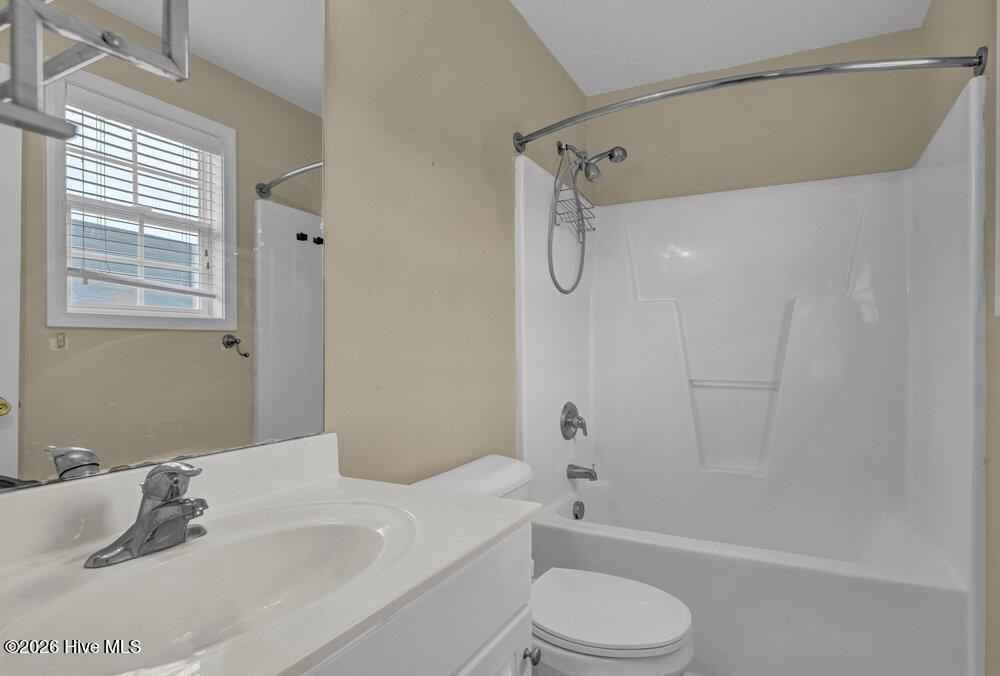 100560042 | Photo 16