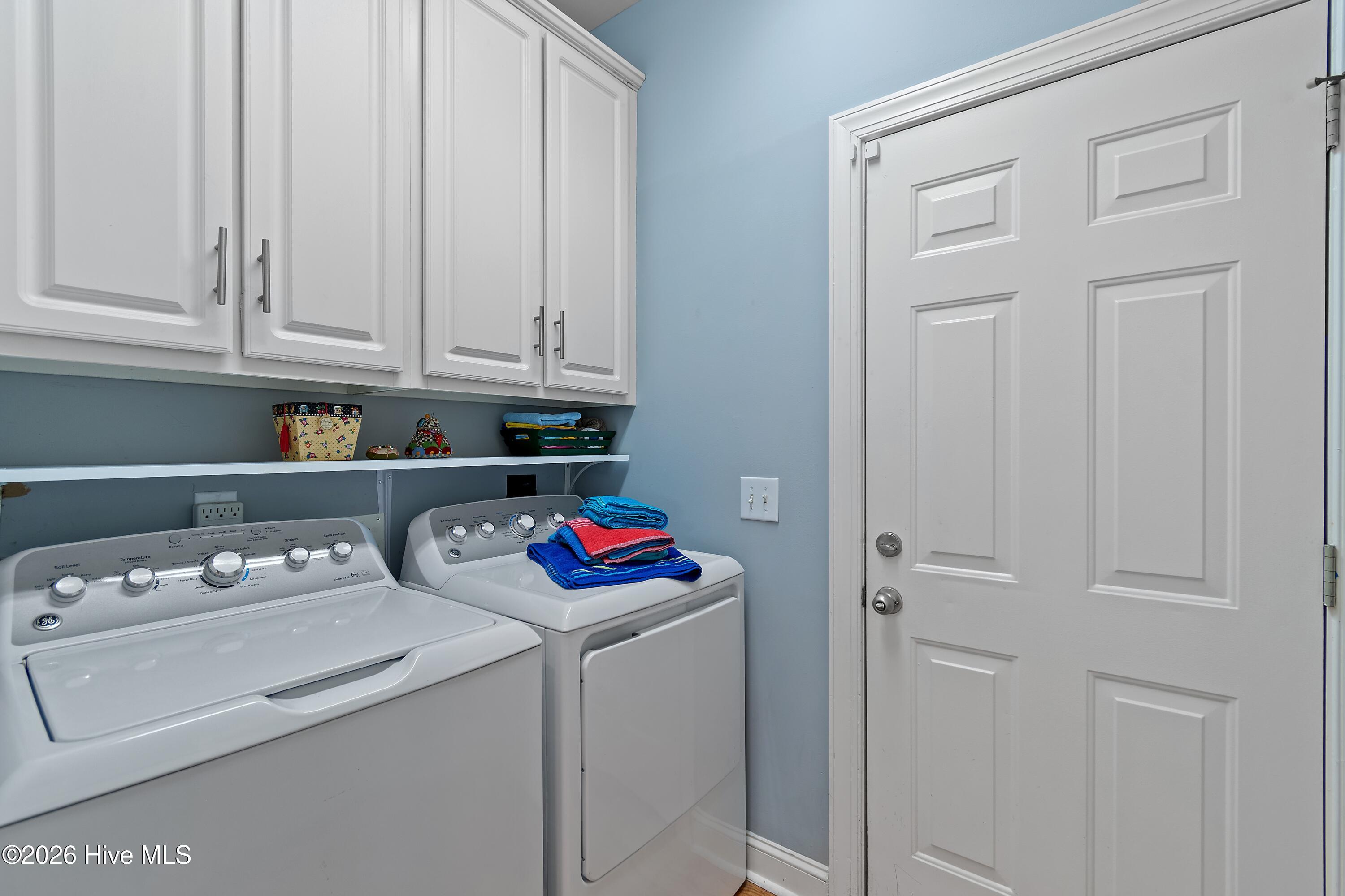 100561490 | Photo 40