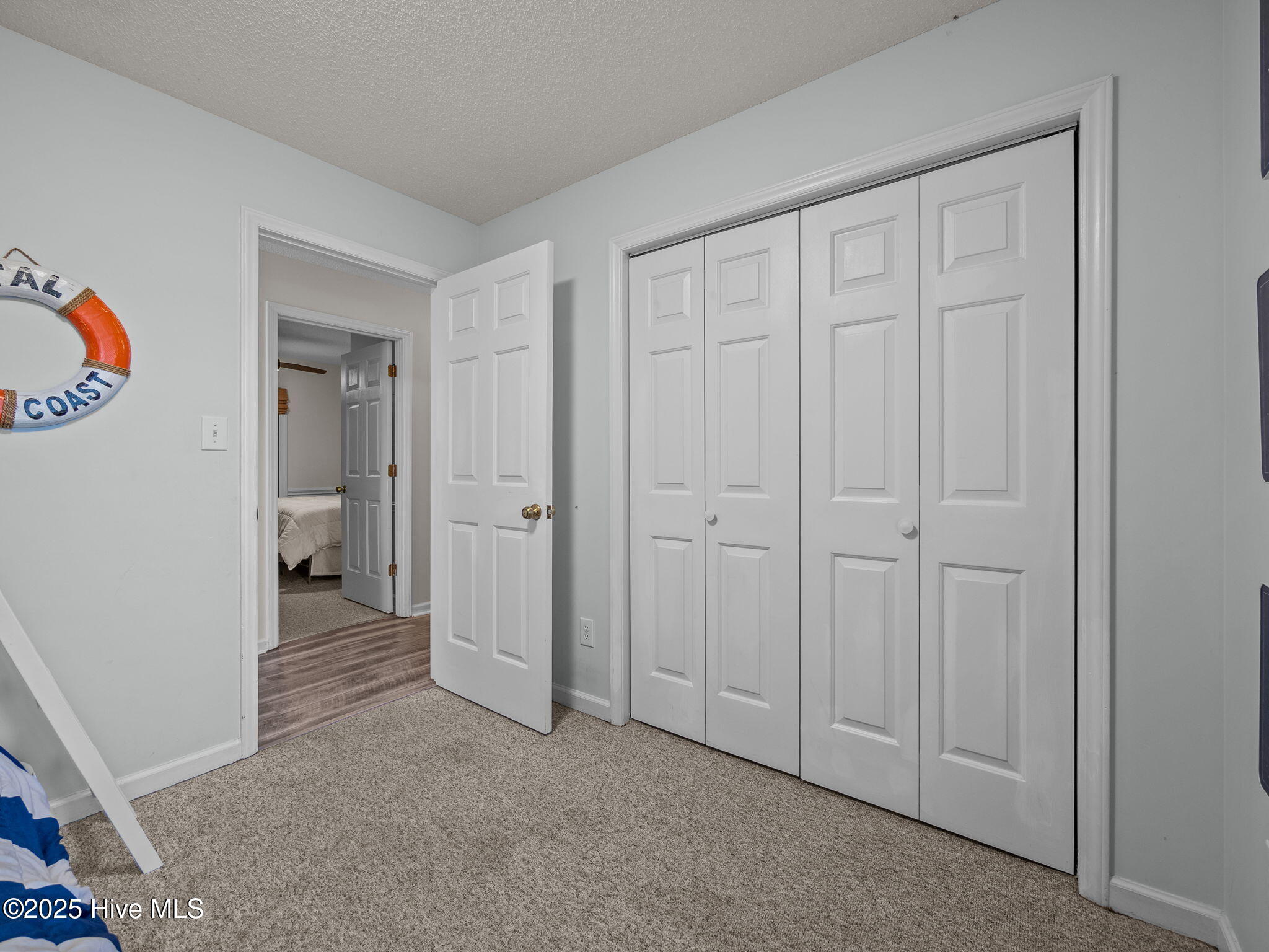 100530598 | Photo 15