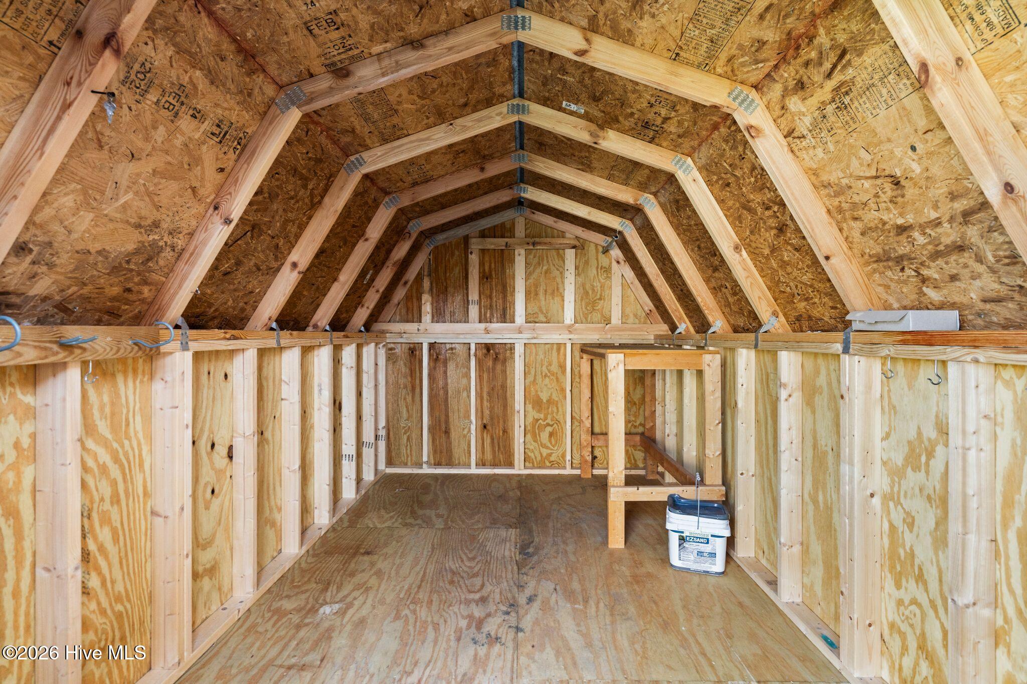 100559181 | Photo 40