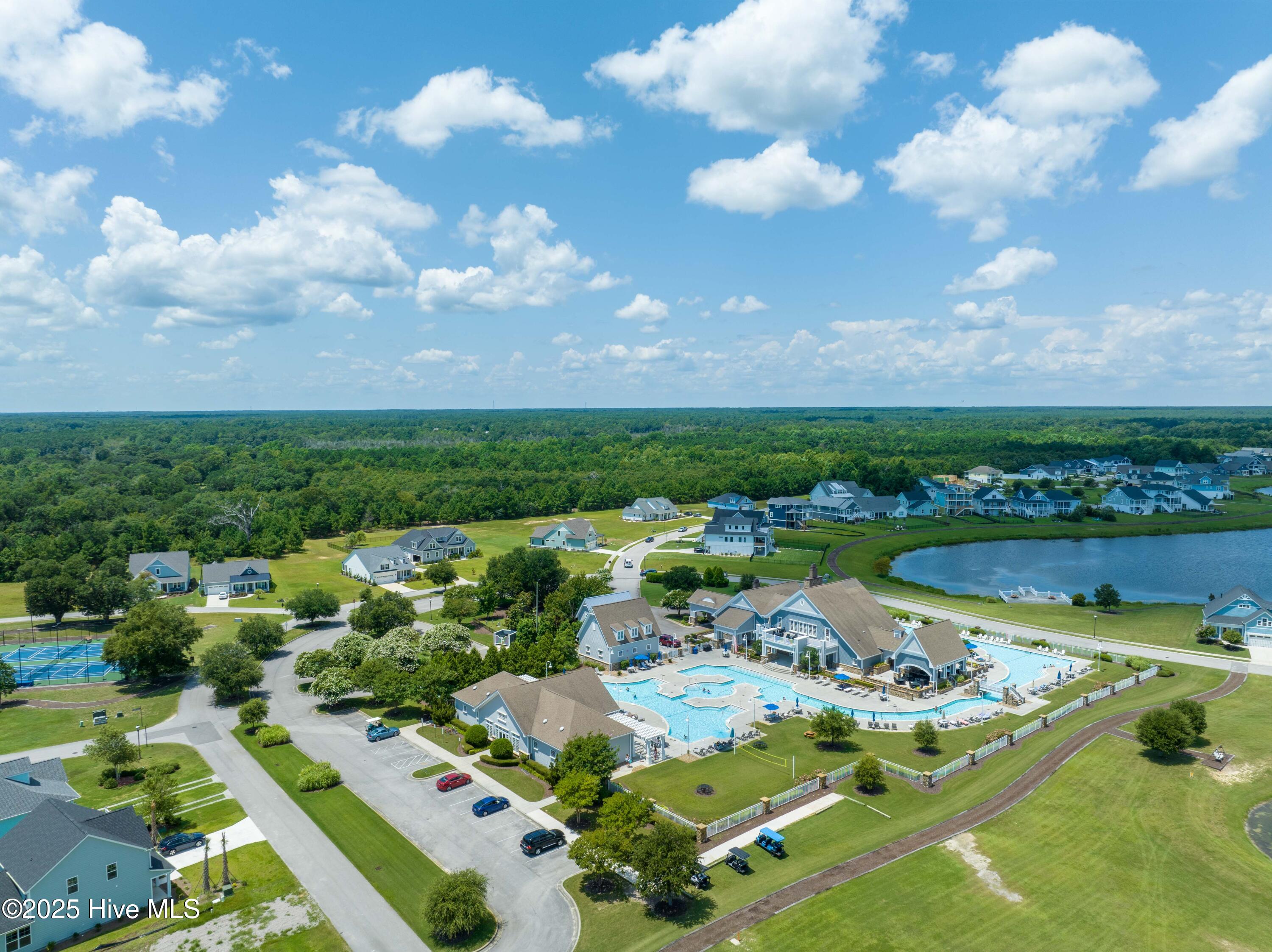 100543712 | Photo 36