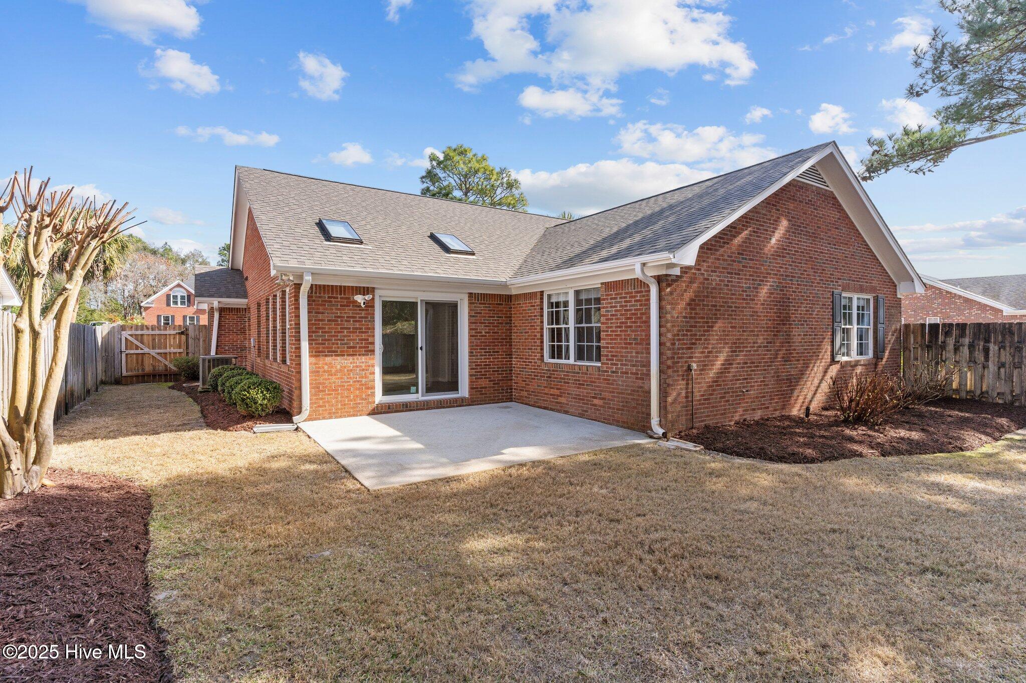 100540163 | Photo 46