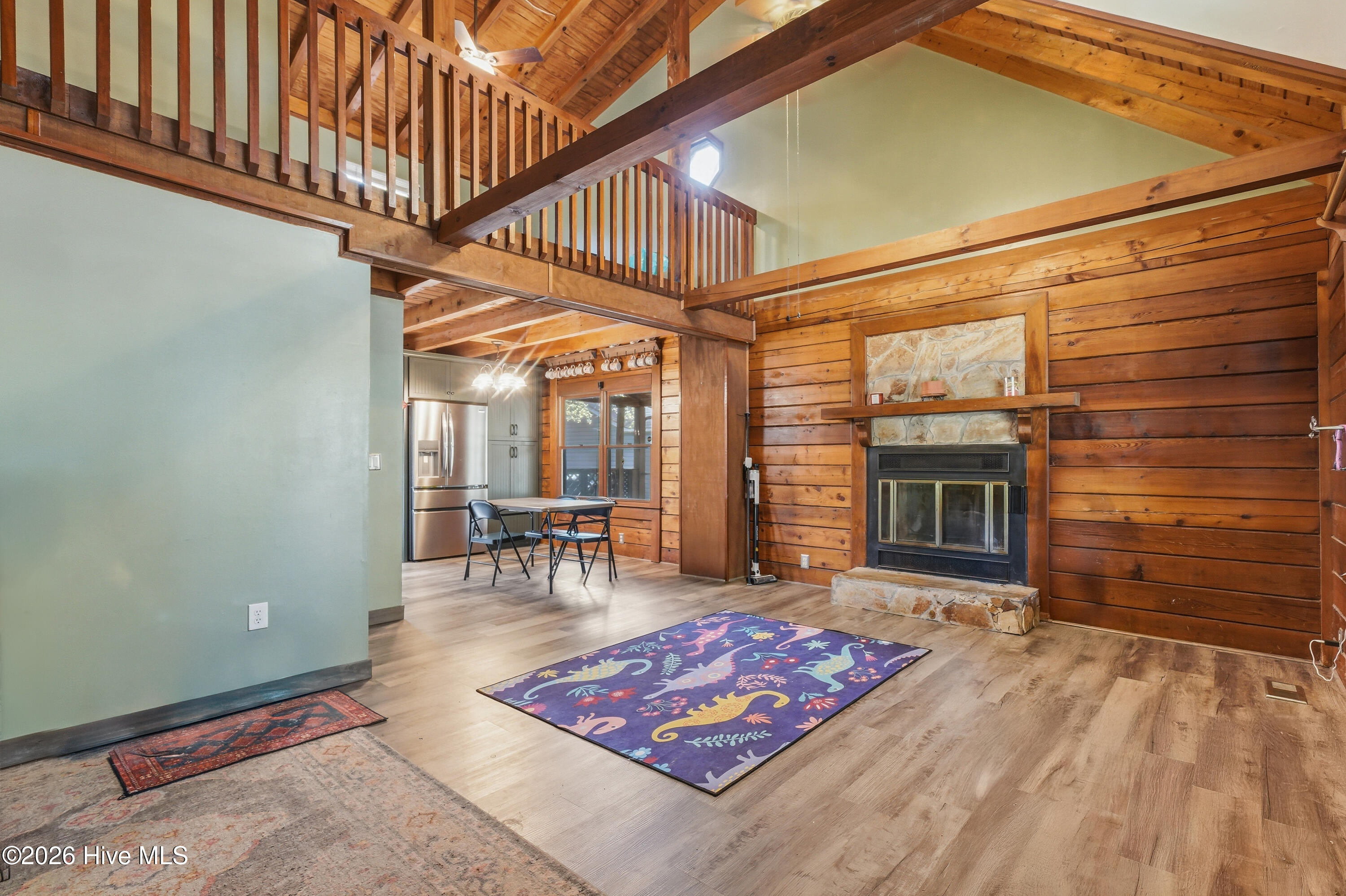 100566654 | Photo 20