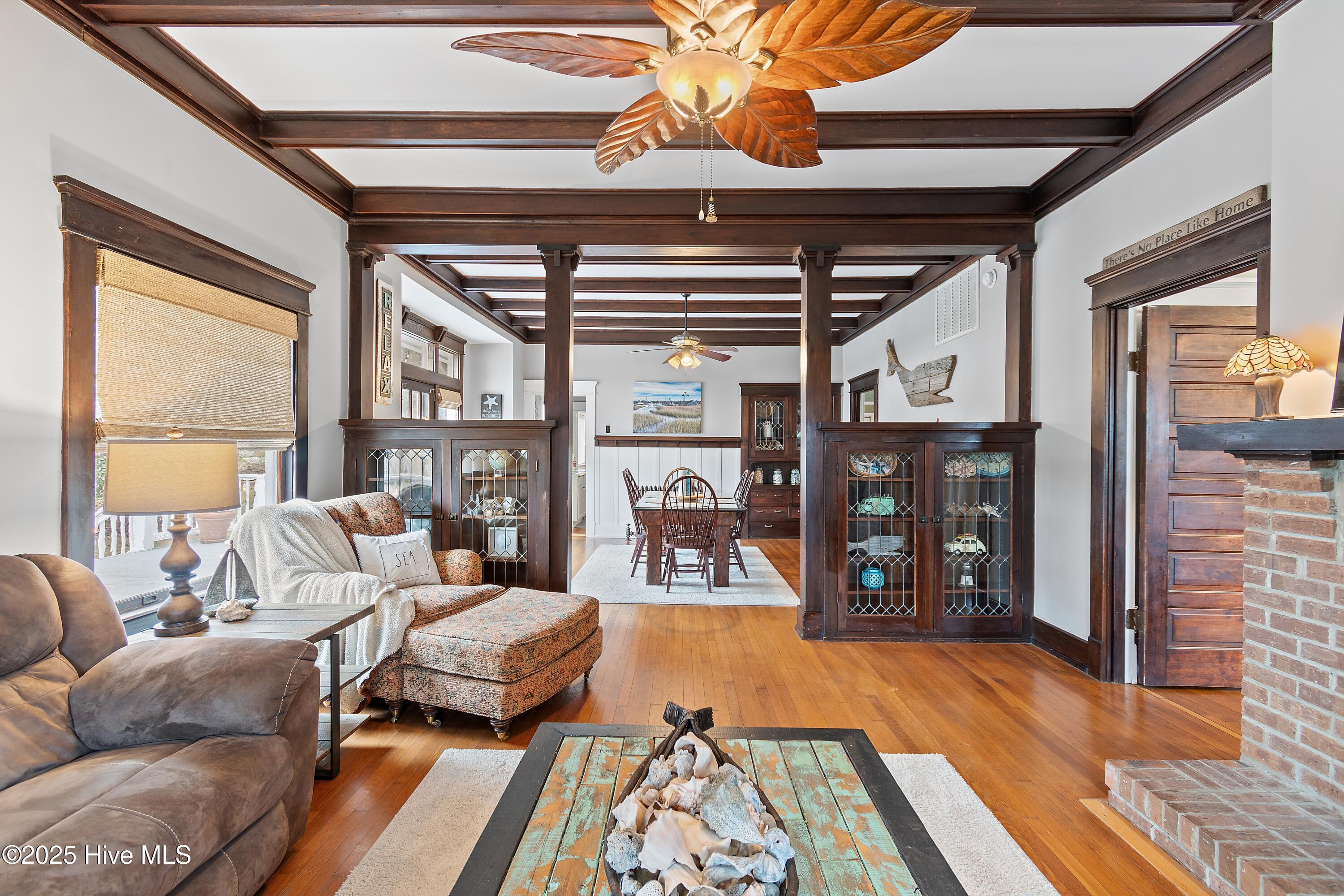 100544139 | Photo 15