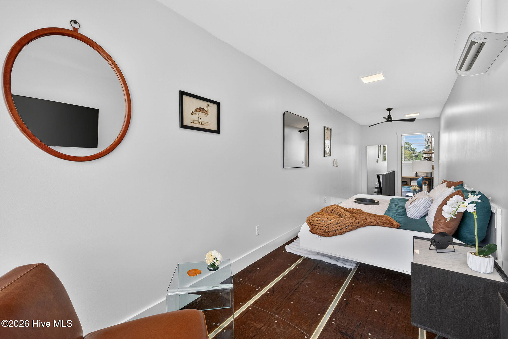 100563614 | Photo 19