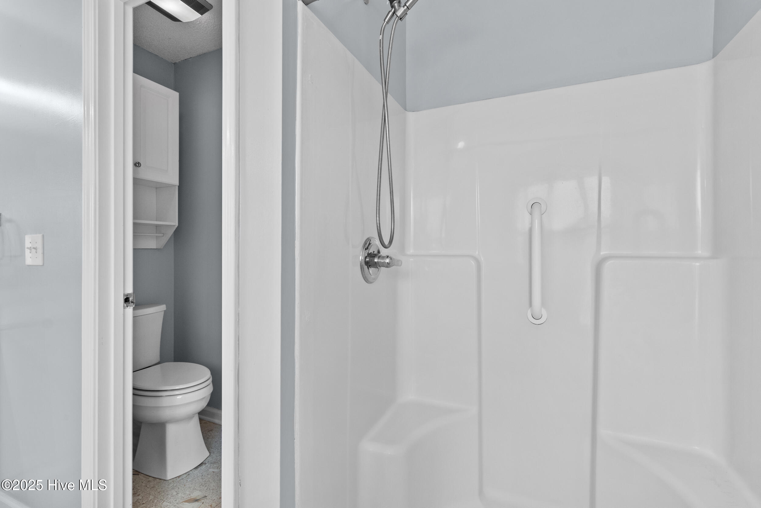 100528795 | Photo 26