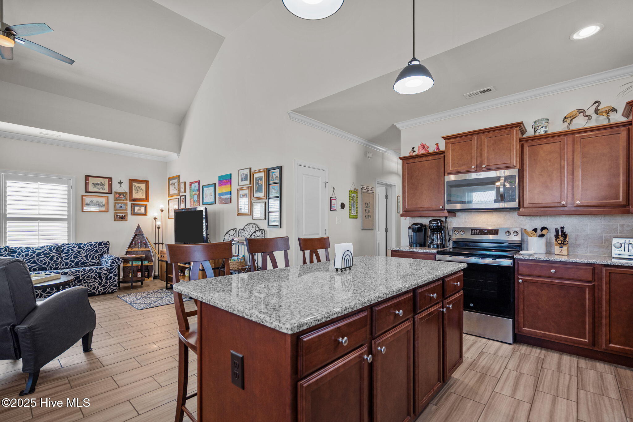 100540020 | Photo 32