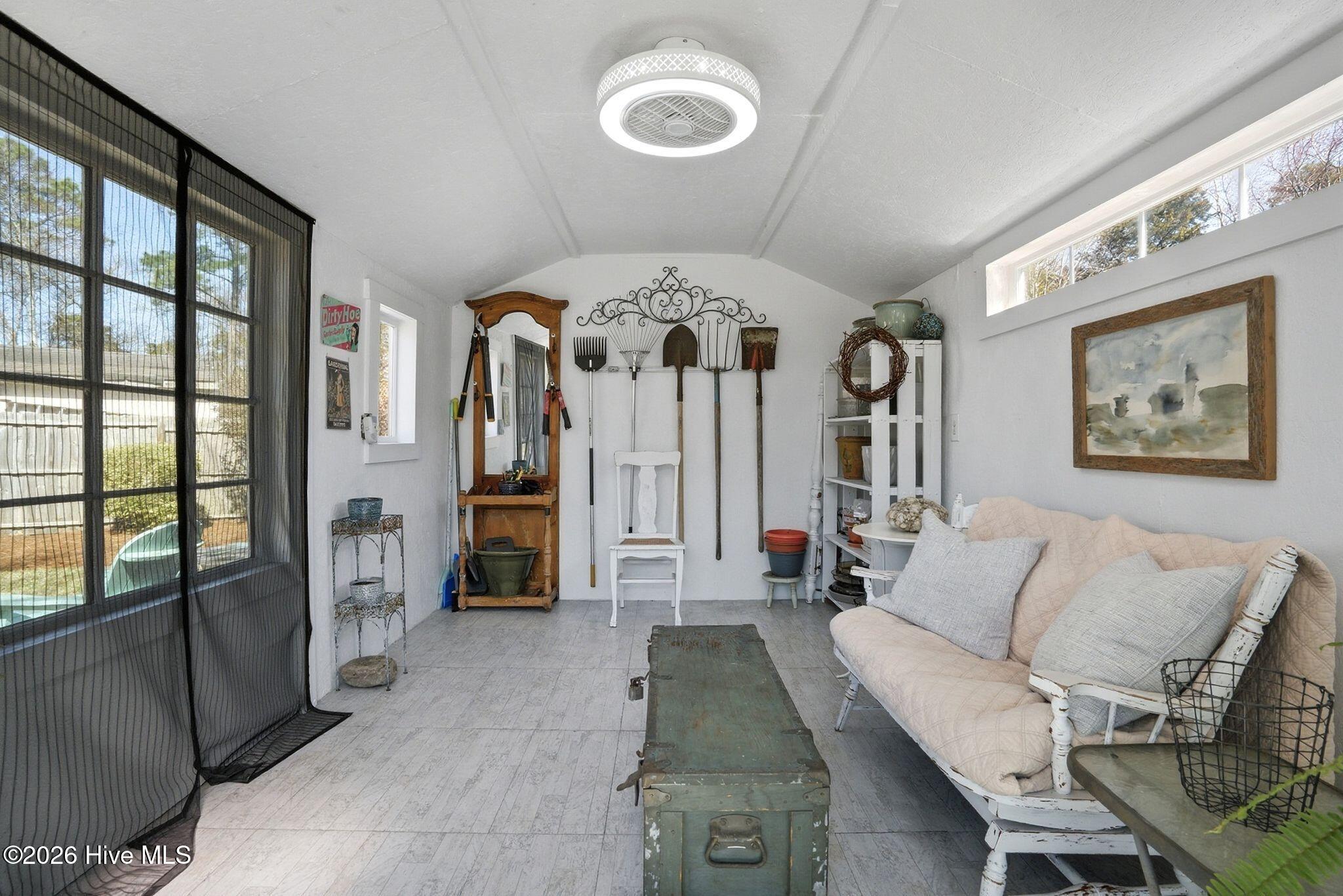 100557423 | Photo 74