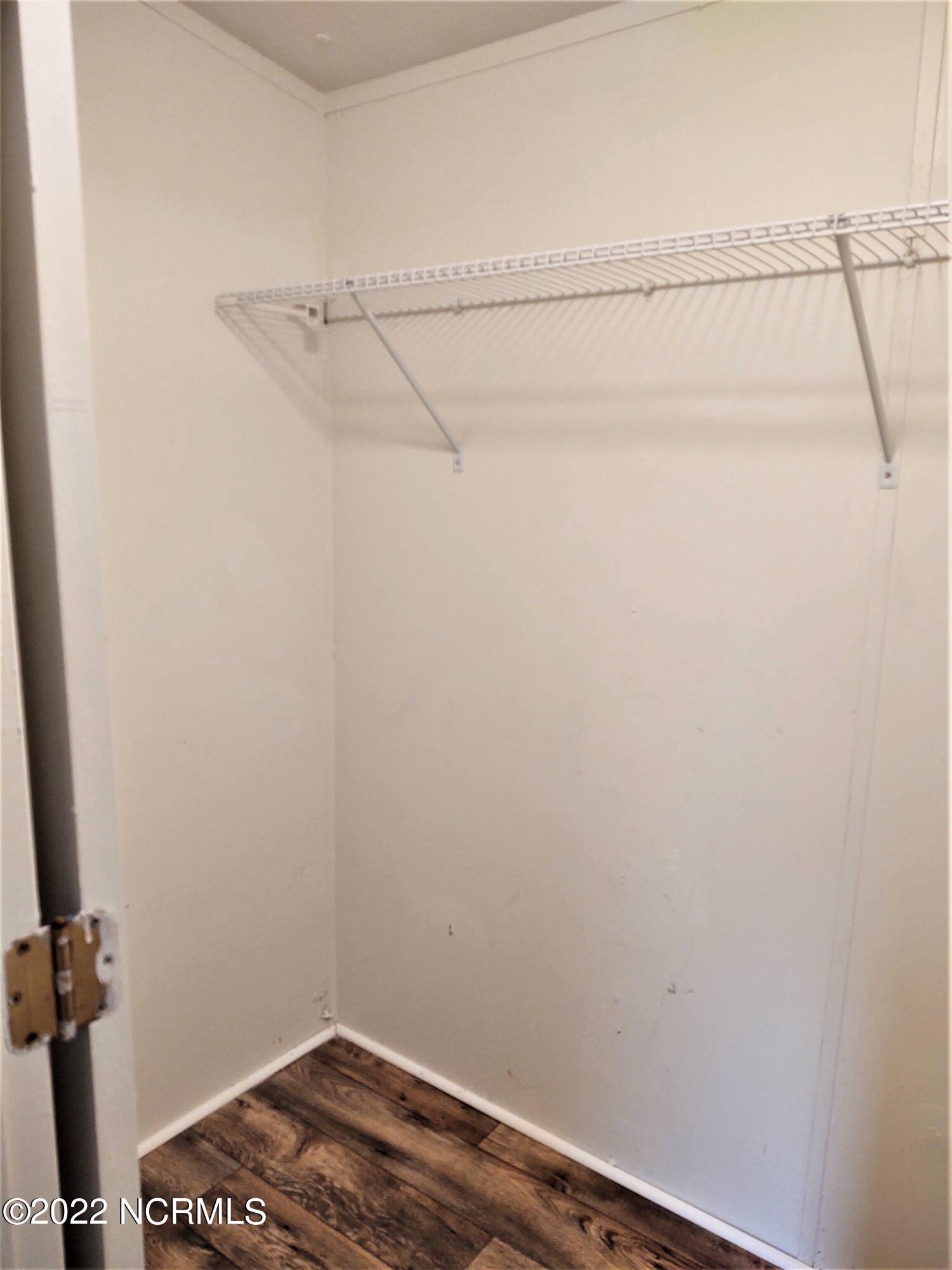 100560795 | Photo 16