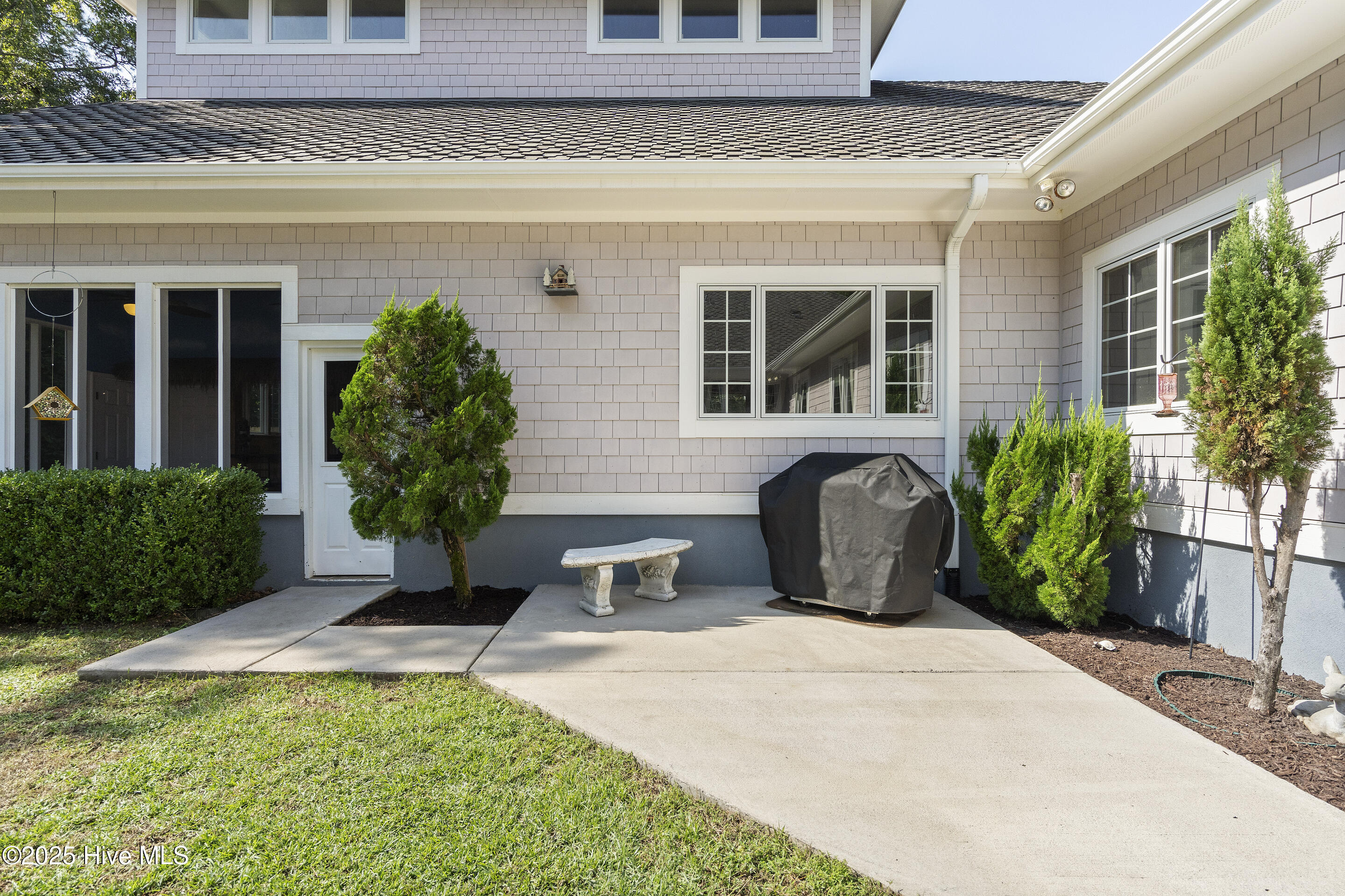 100569480 | Photo 99