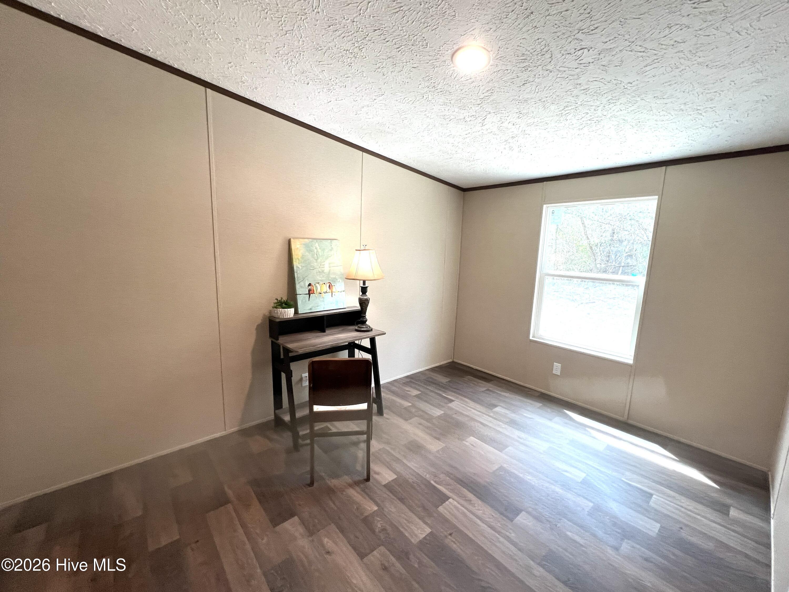 100563210 | Photo 15