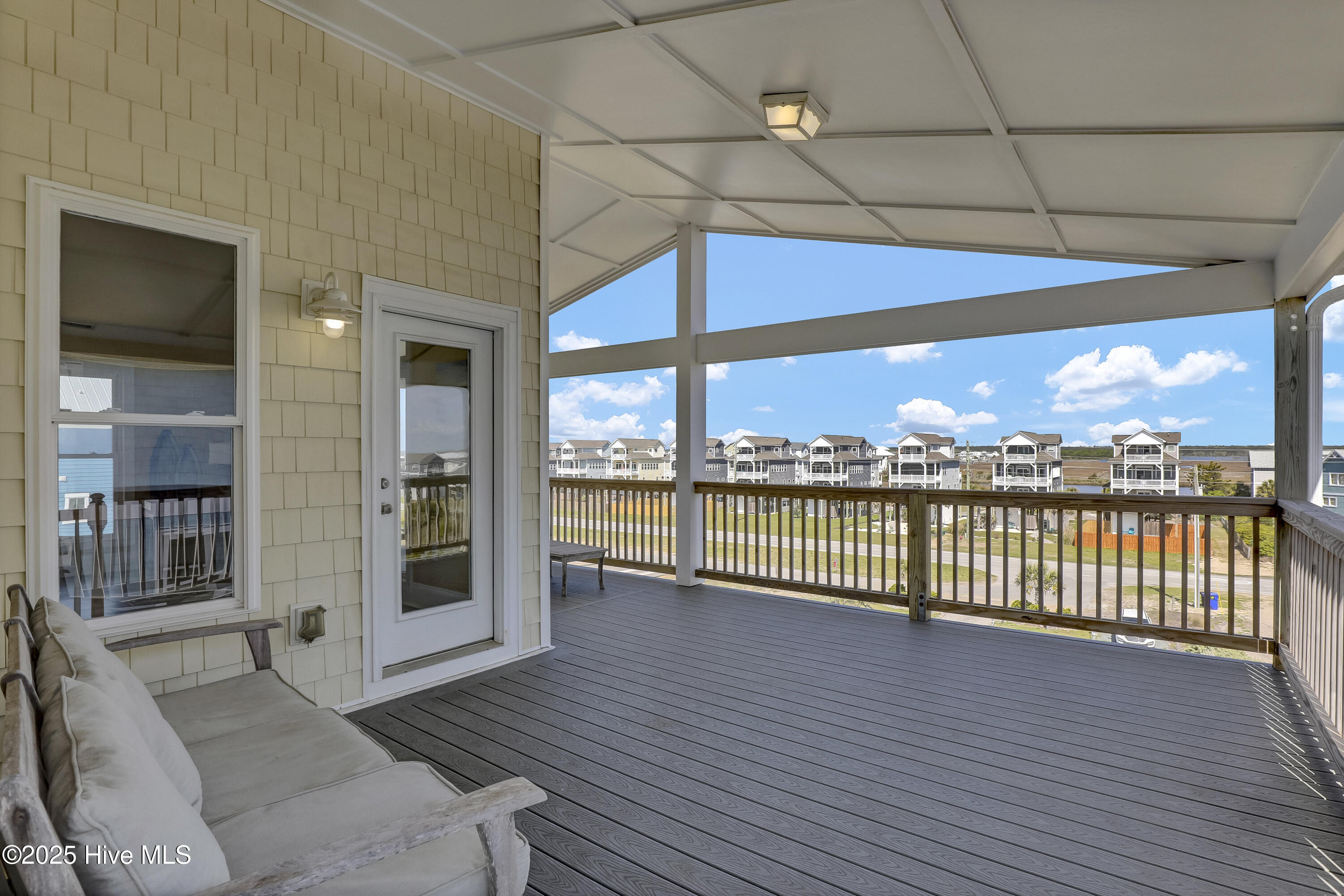 100538324 | Photo 22