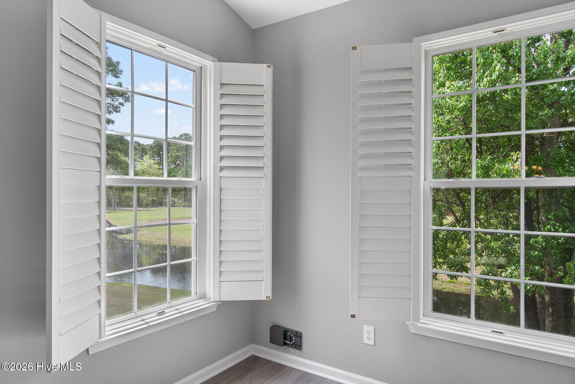 100566917 | Photo 16