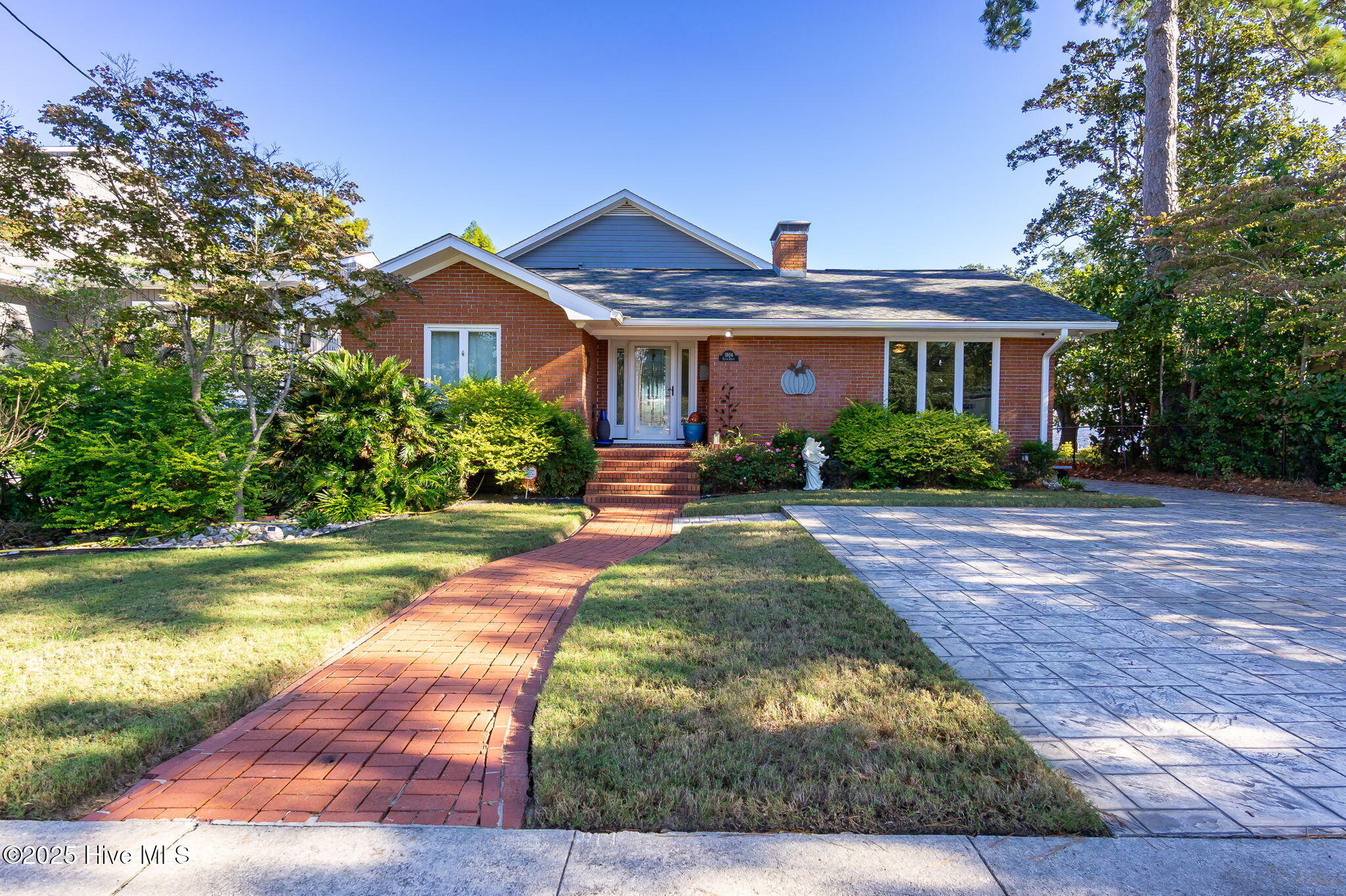 Homes for sale in New Bern, NC | 1804 River Dr, New Bern, NC 28560 | MLS# 100534941