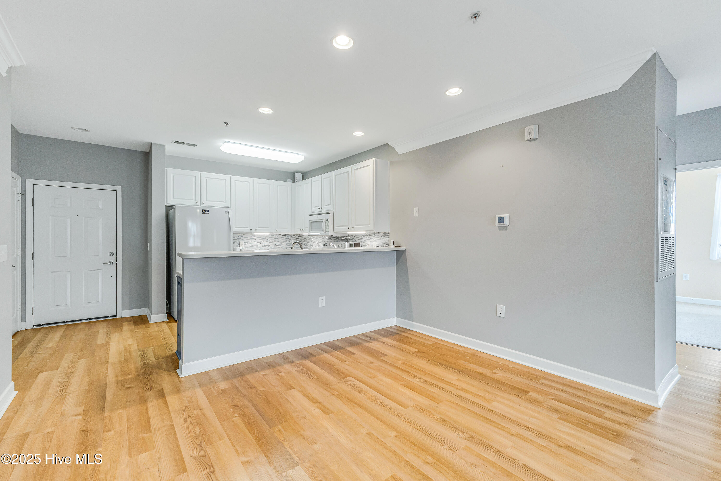 100484696 | Photo 12