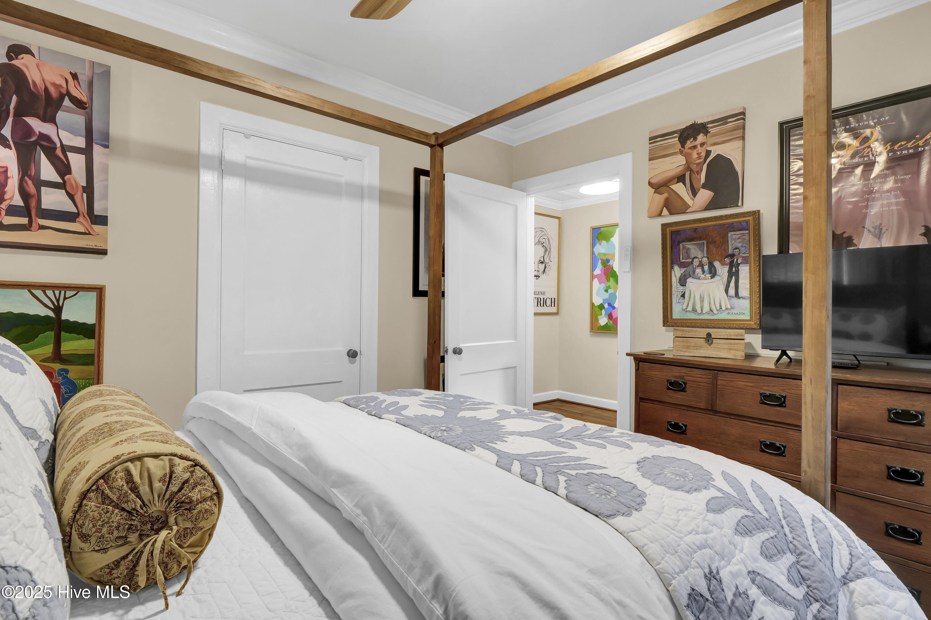 100528167 | Photo 25