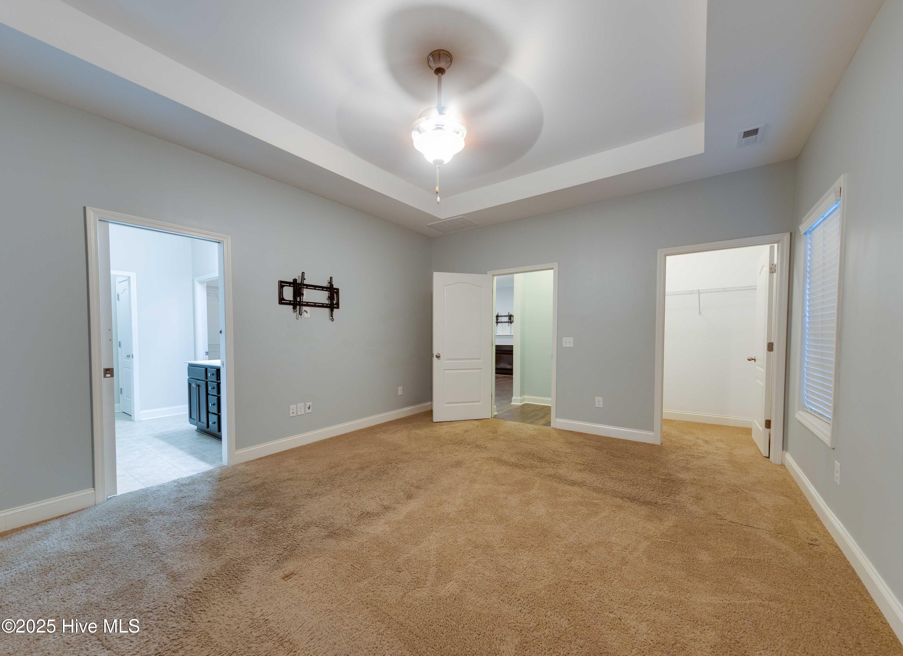 100504792 | Photo 26