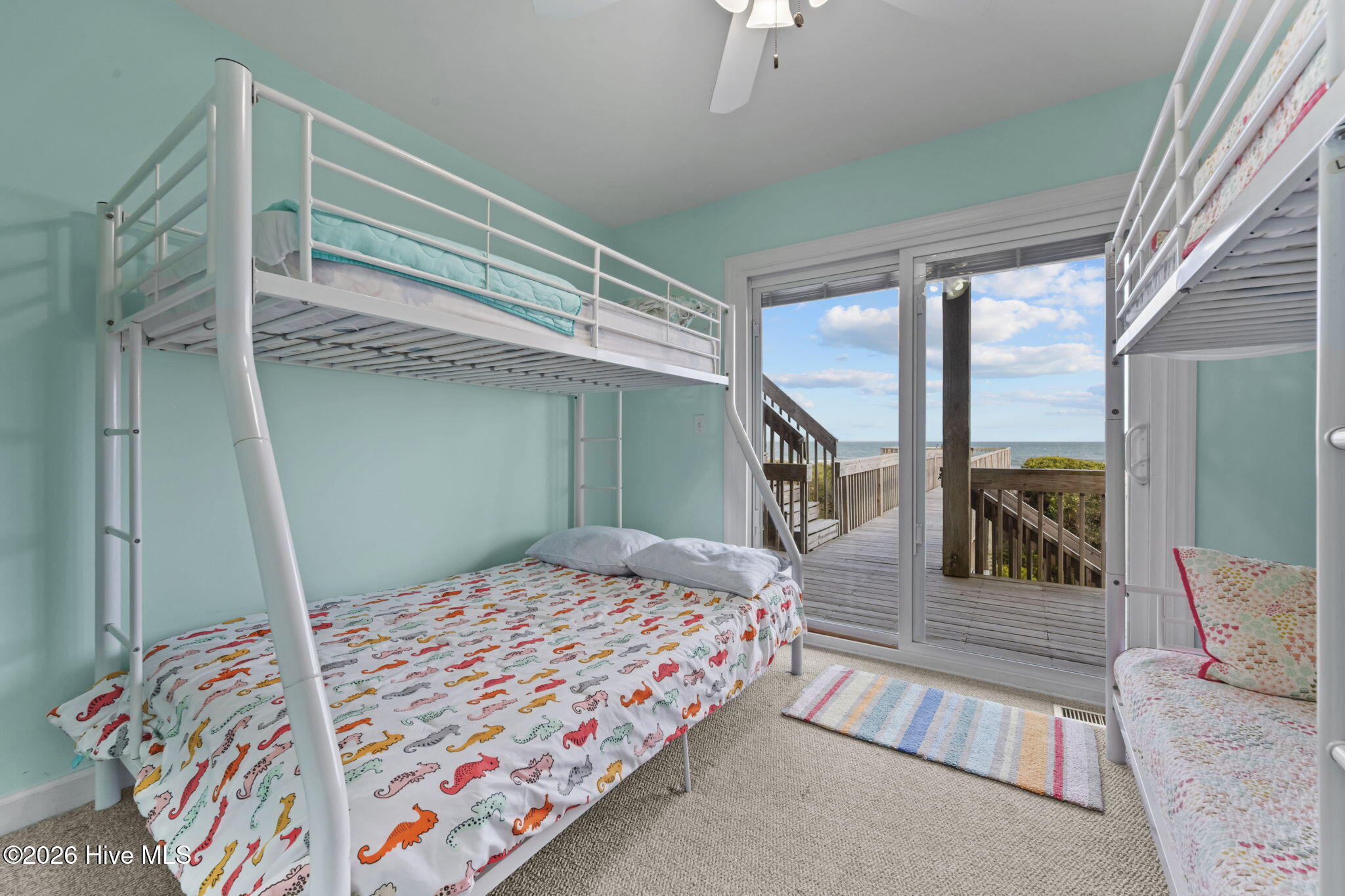 100567525 | Photo 36