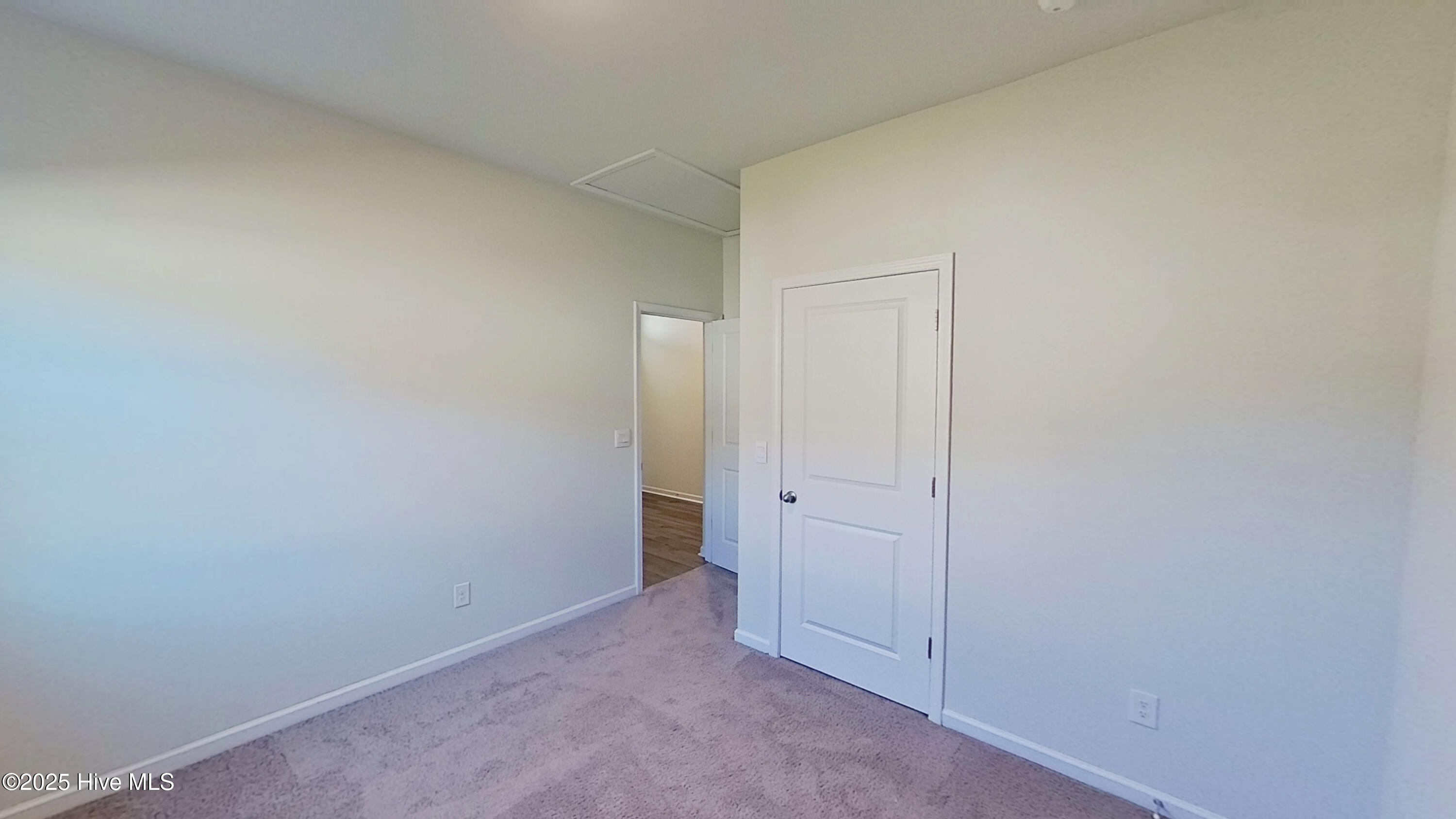 100532856 | Photo 16