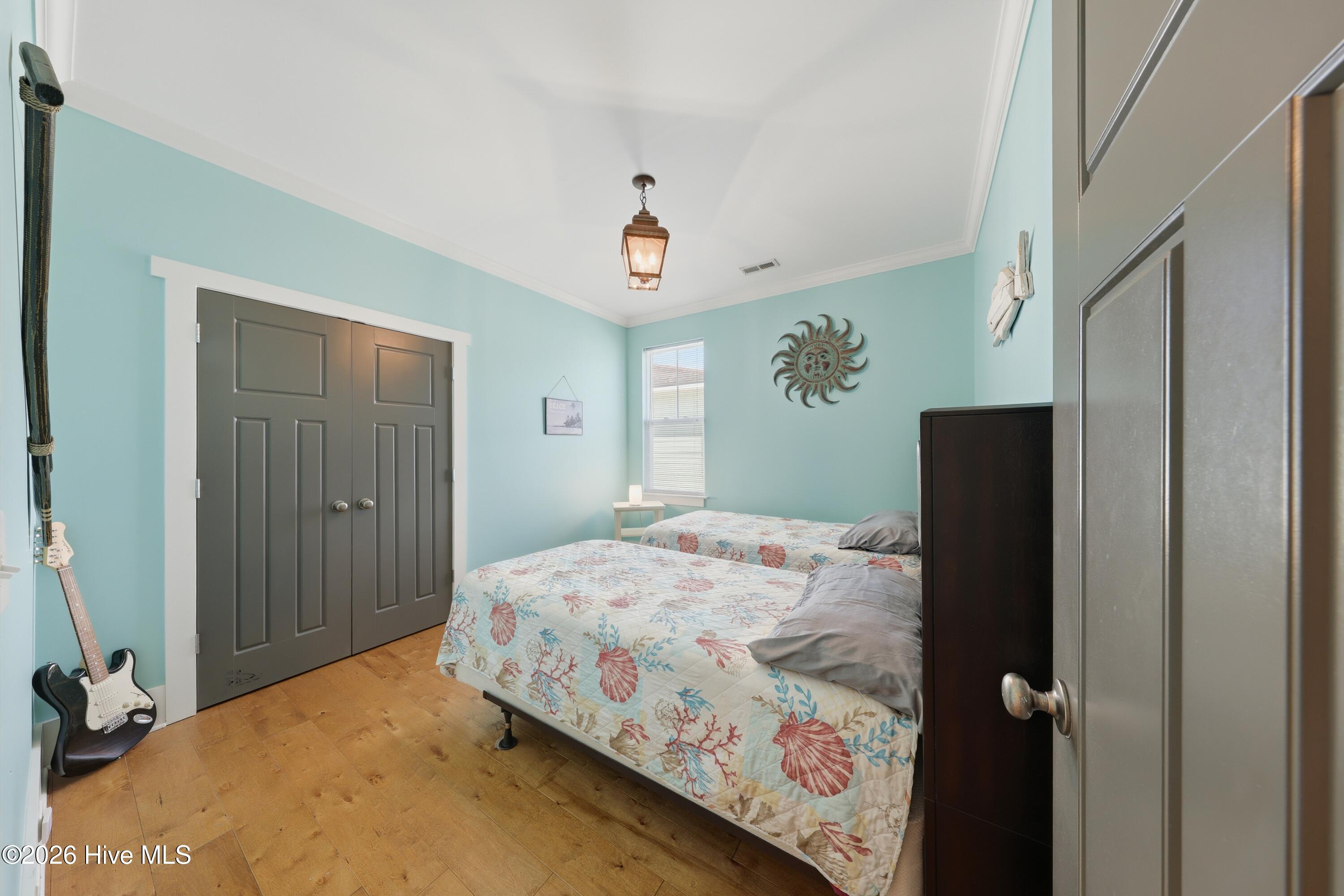 100564294 | Photo 41