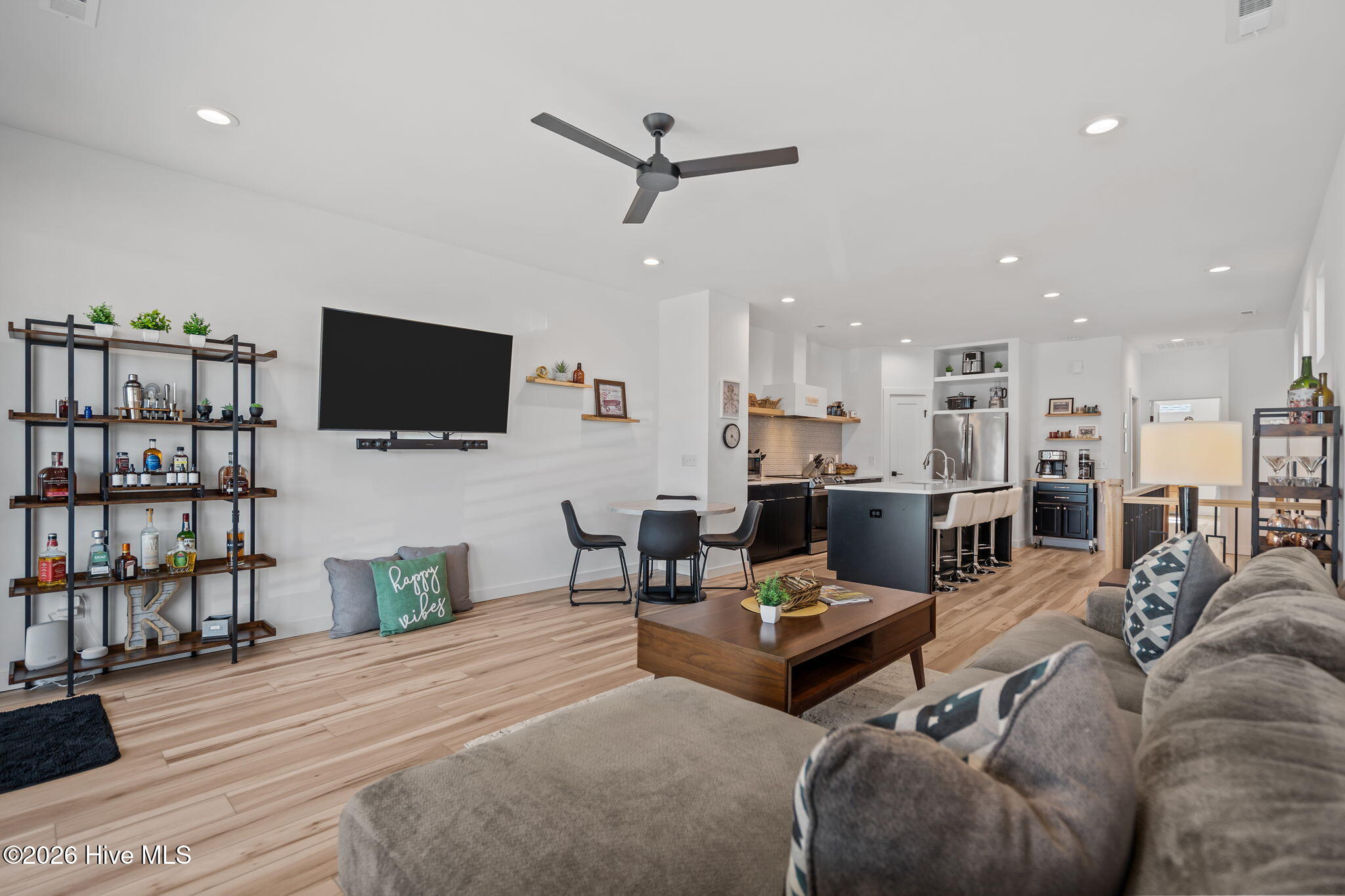 100559537 | Photo 18