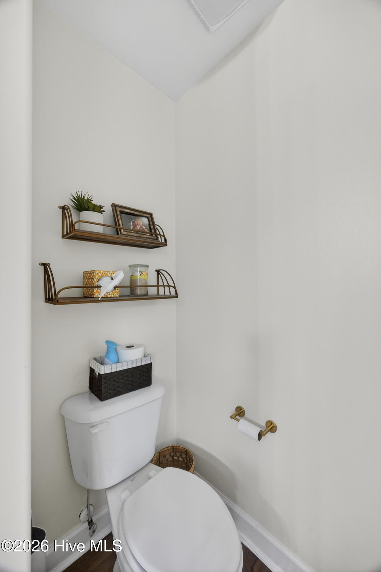 100565225 | Photo 51