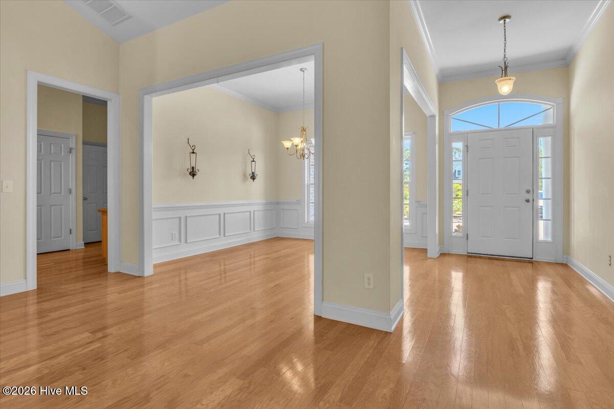 100569829 | Photo 19