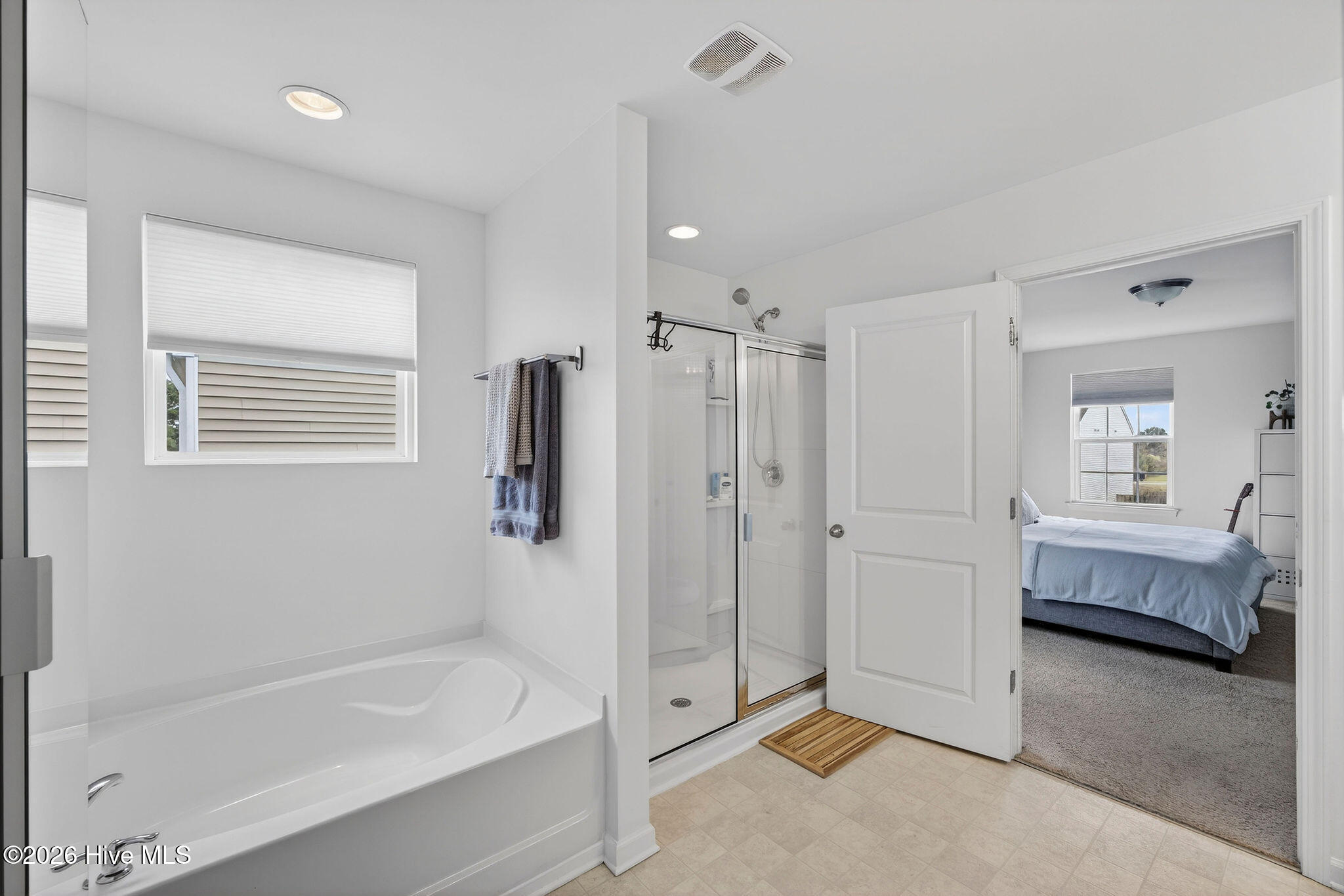 100562313 | Photo 32