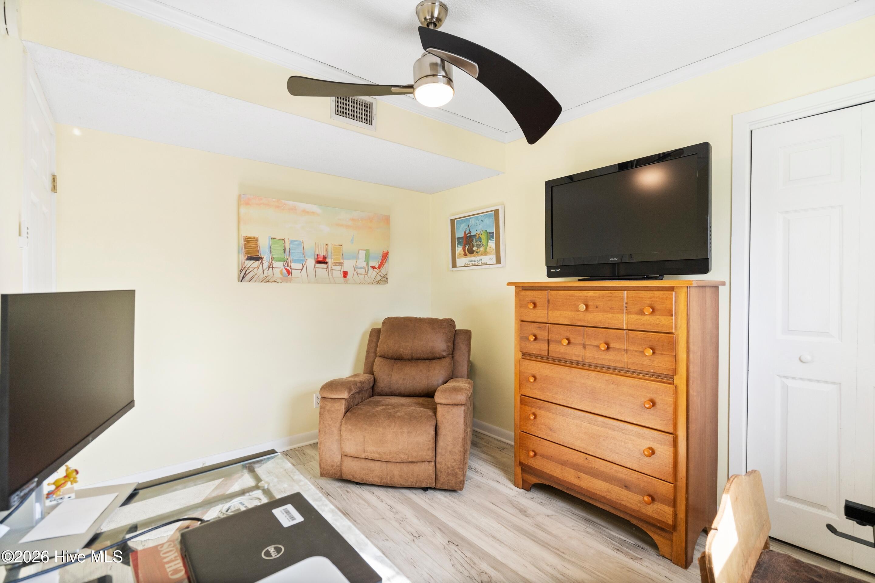 100549000 | Photo 34