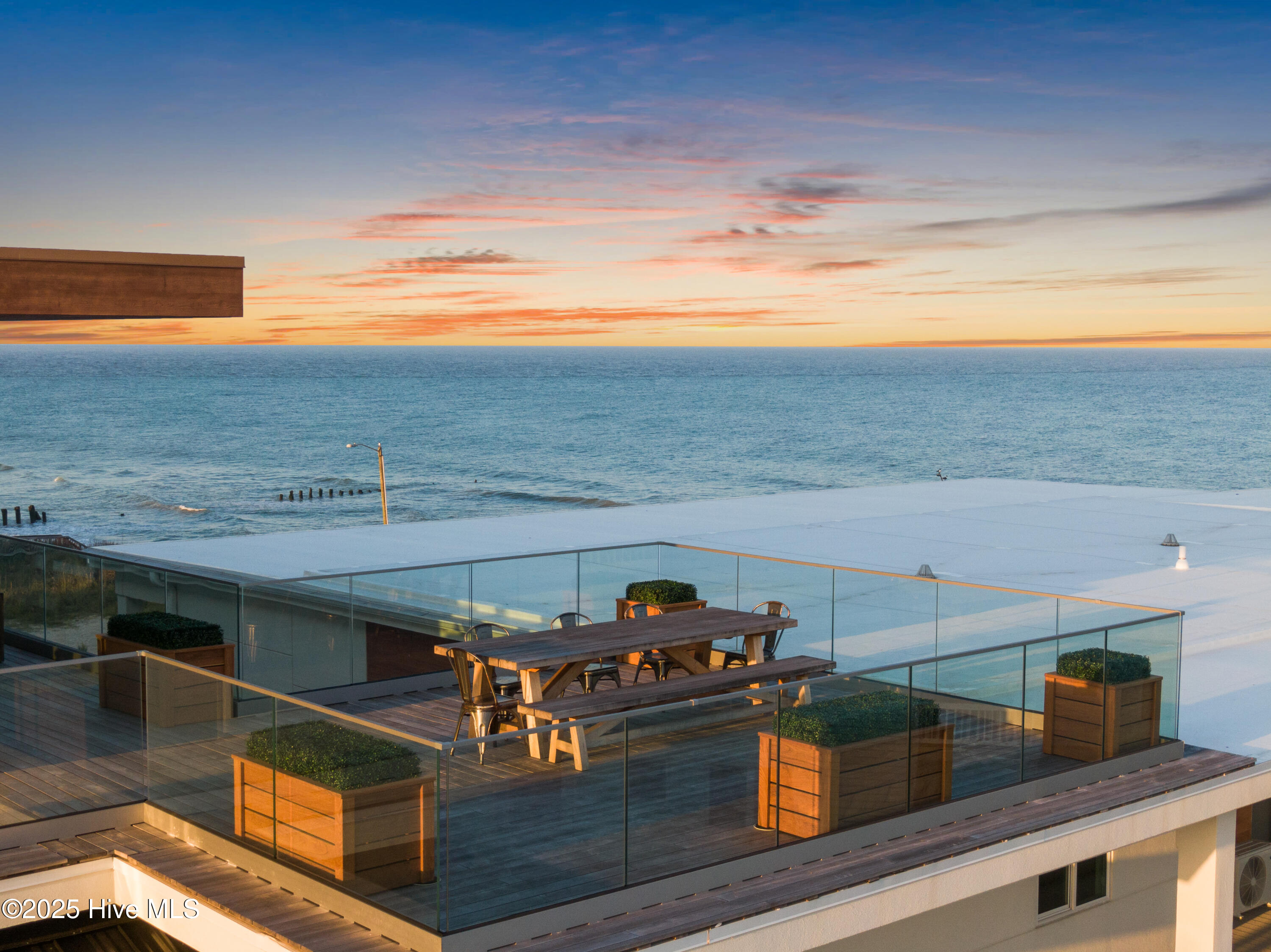 100523211 | Photo 42