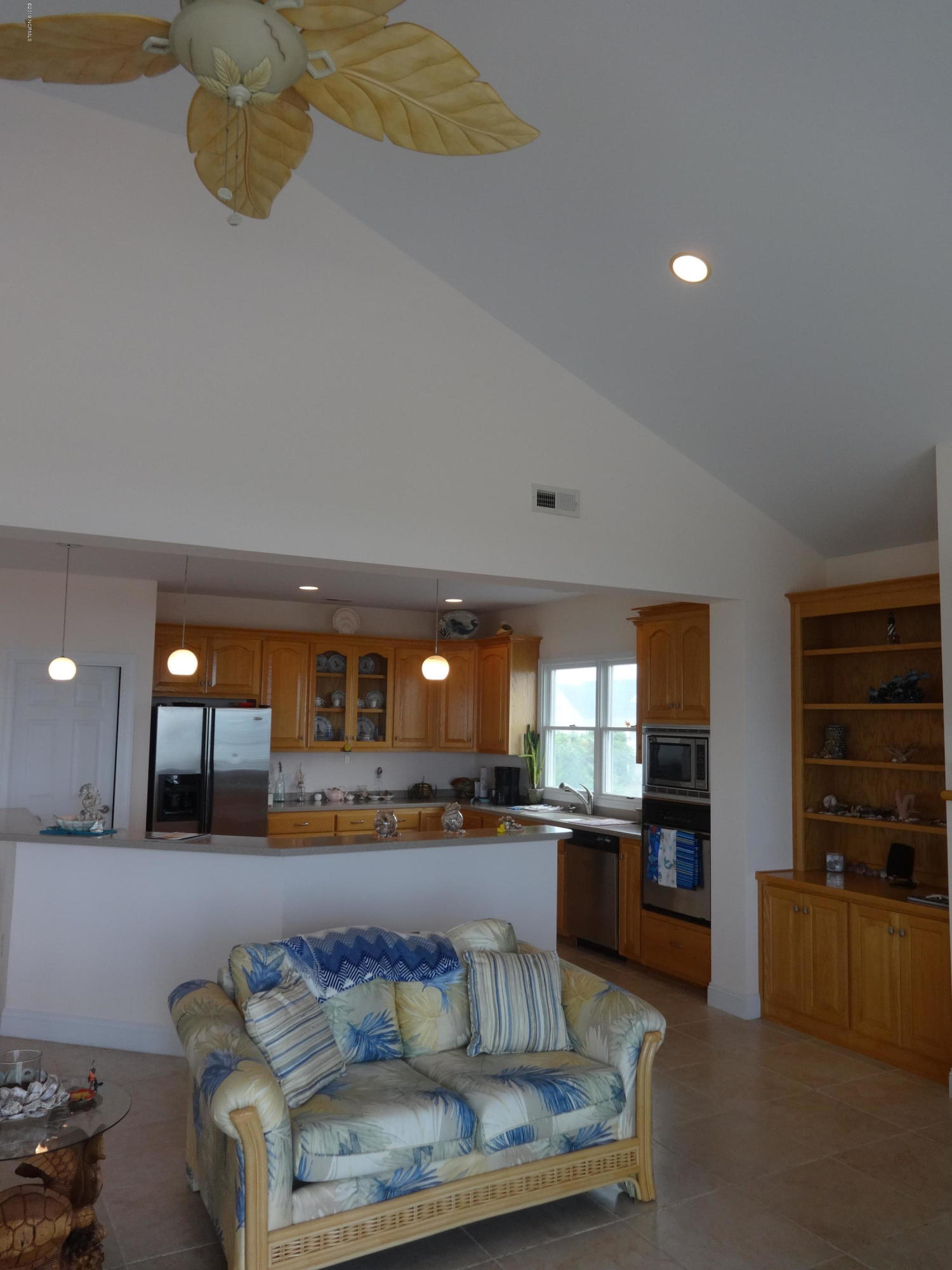 100560542 | Photo 10