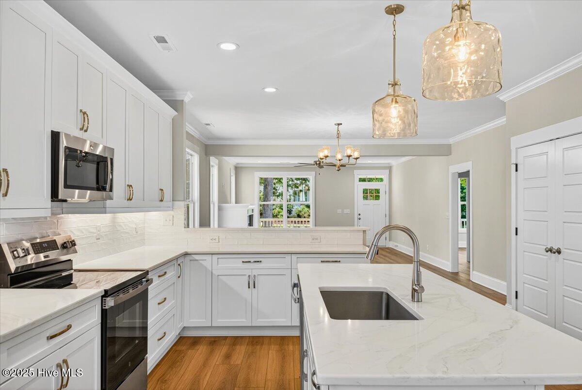 100504765 | Photo 32