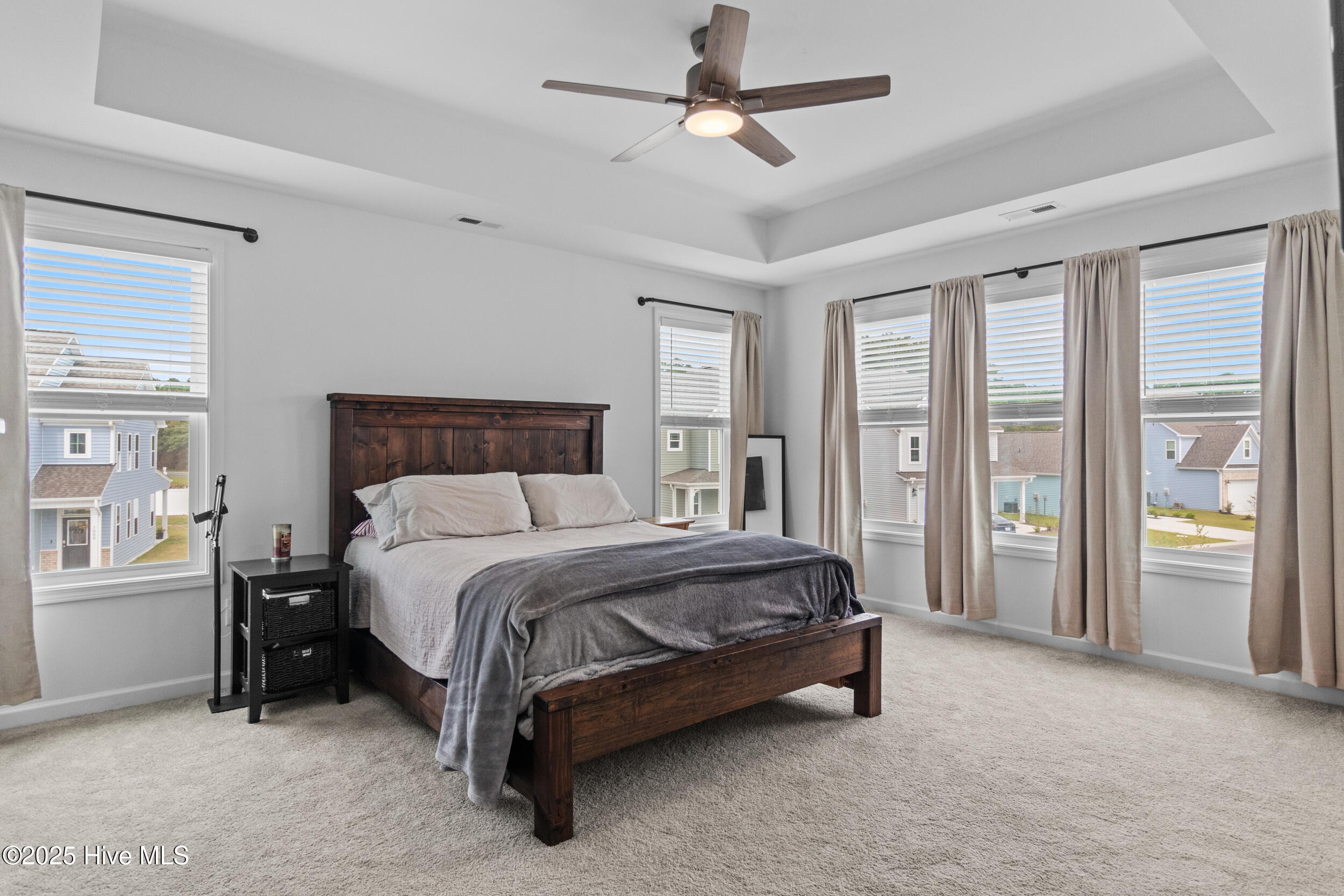 100563734 | Photo 28