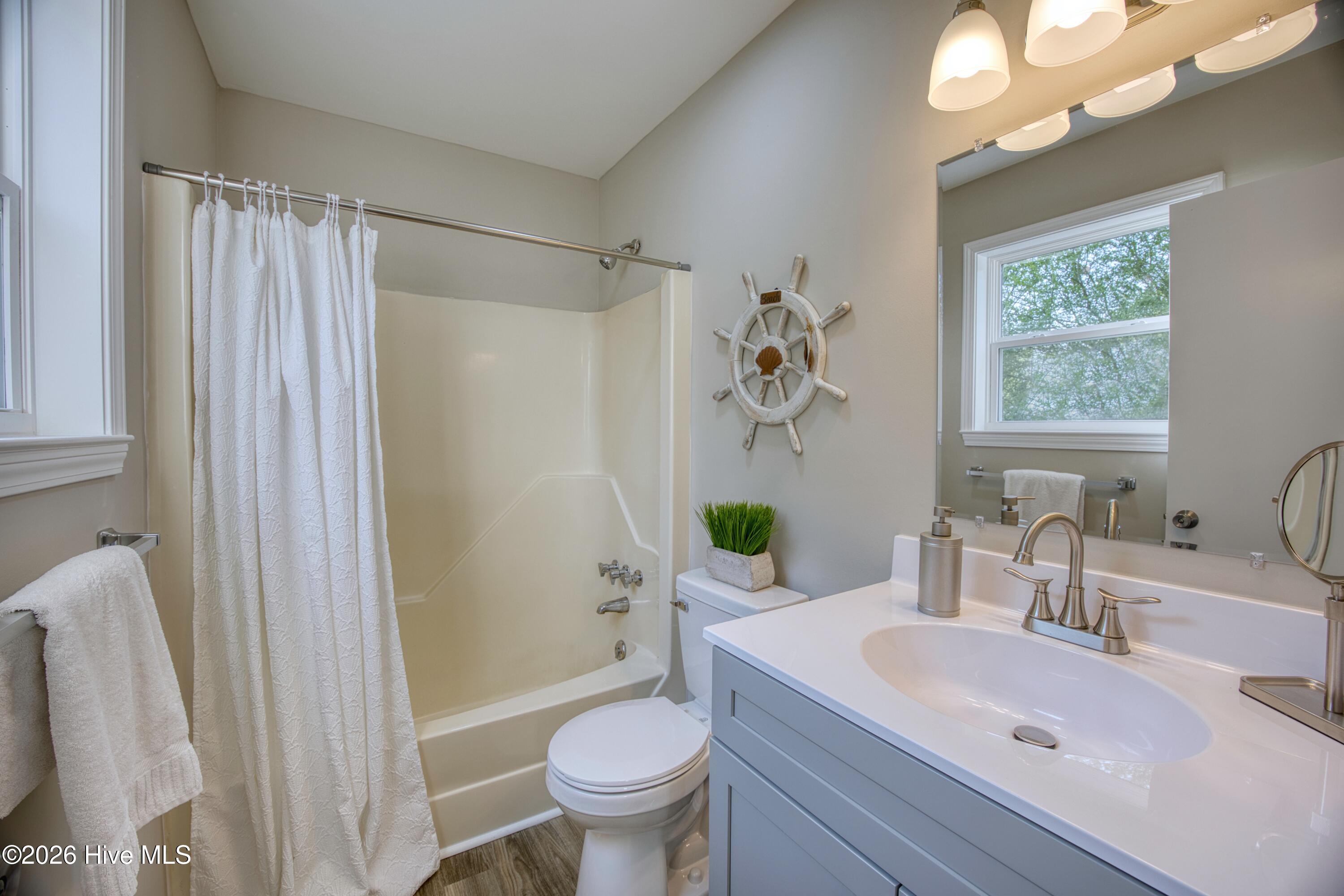 100561992 | Photo 20