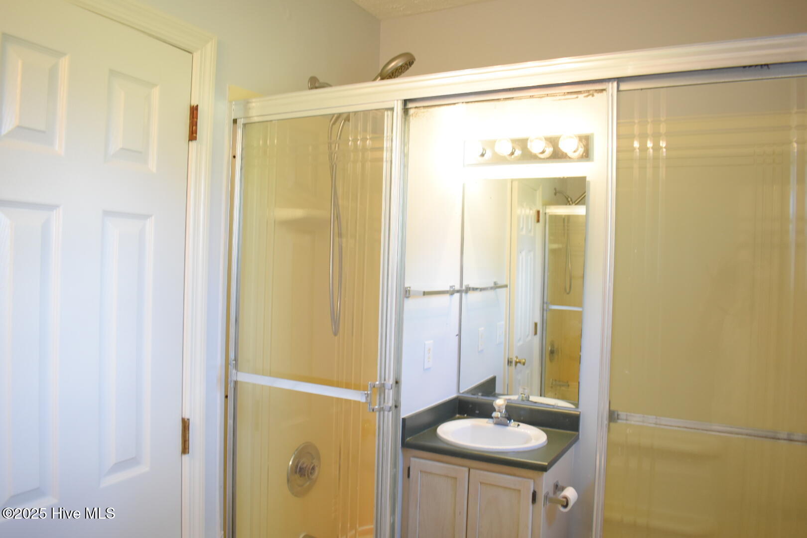 100538470 | Photo 20