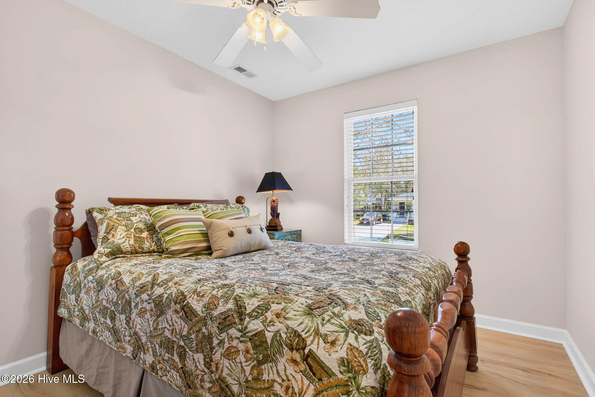 100543046 | Photo 25