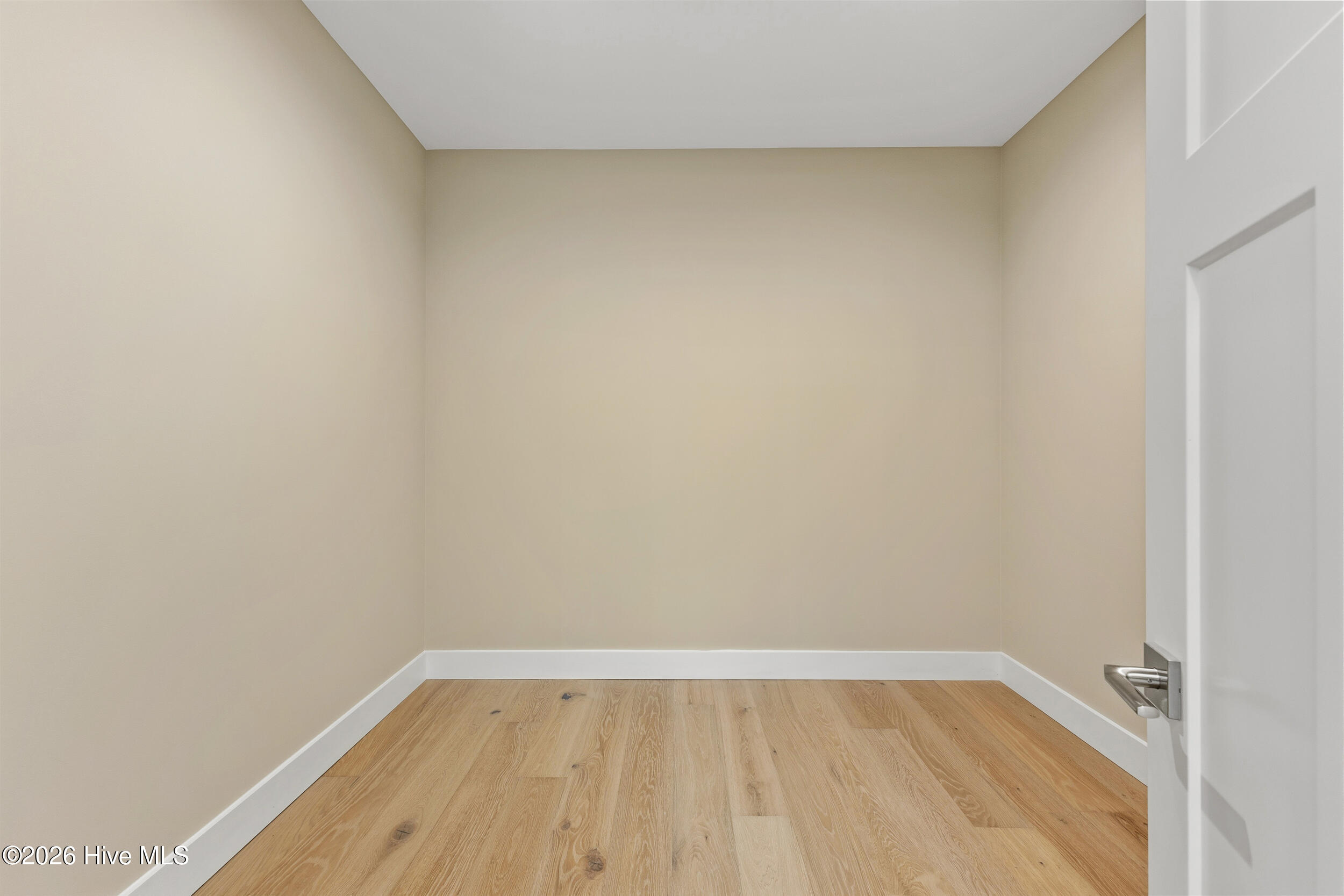 100566568 | Photo 34