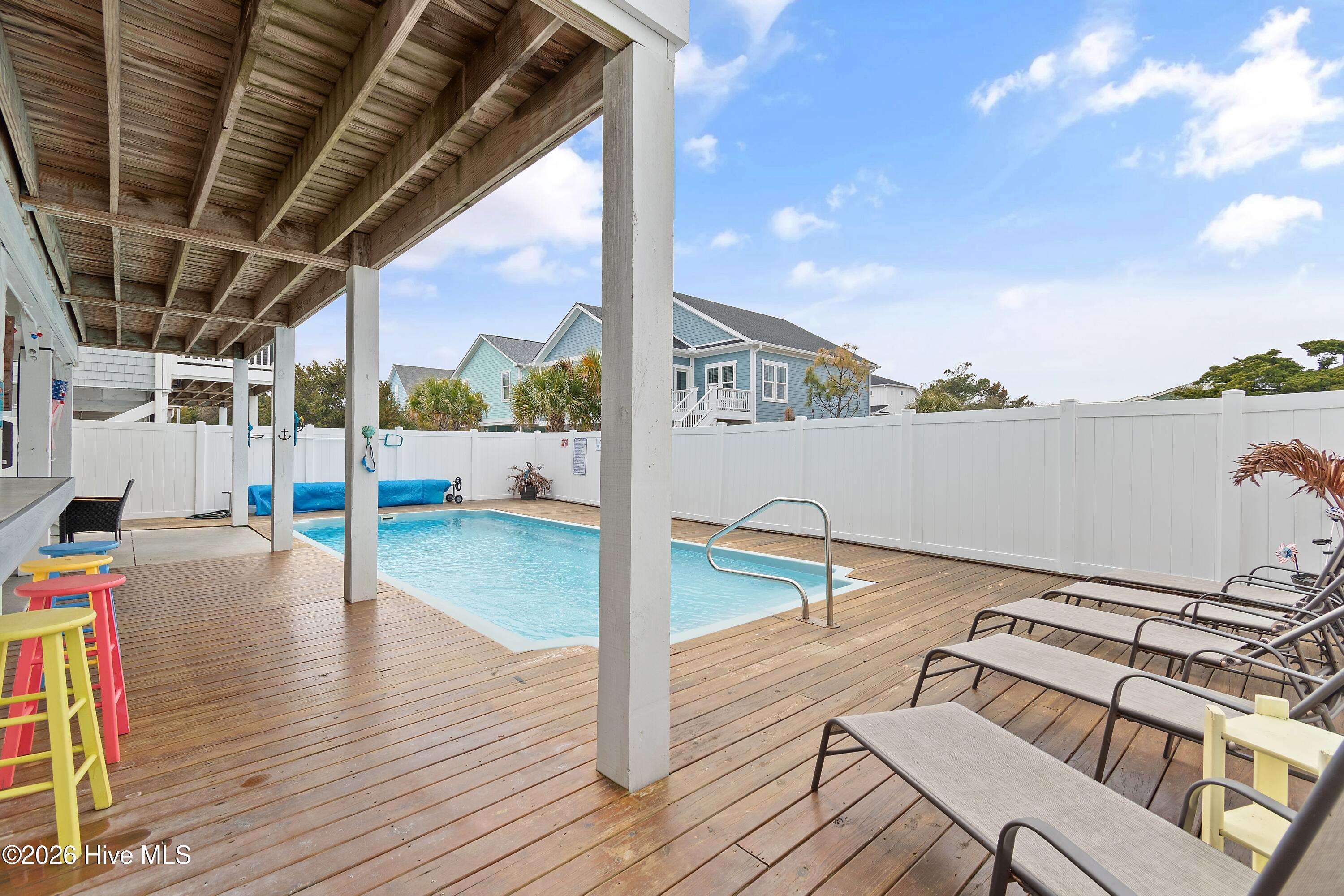 100555702 | Photo 58