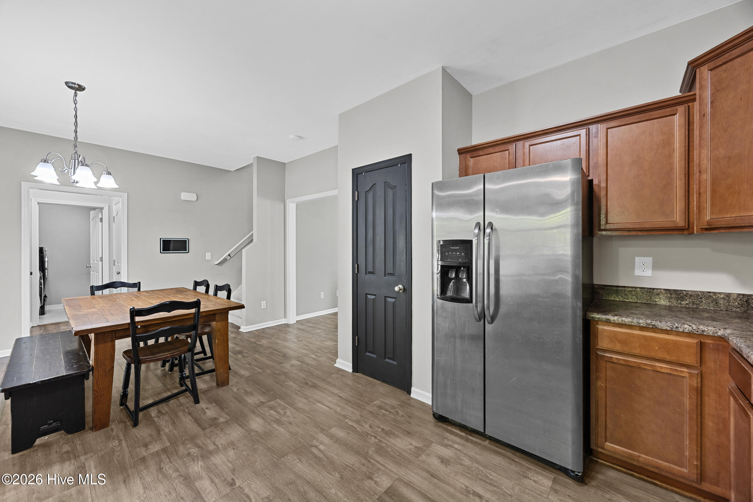 100567272 | Photo 21