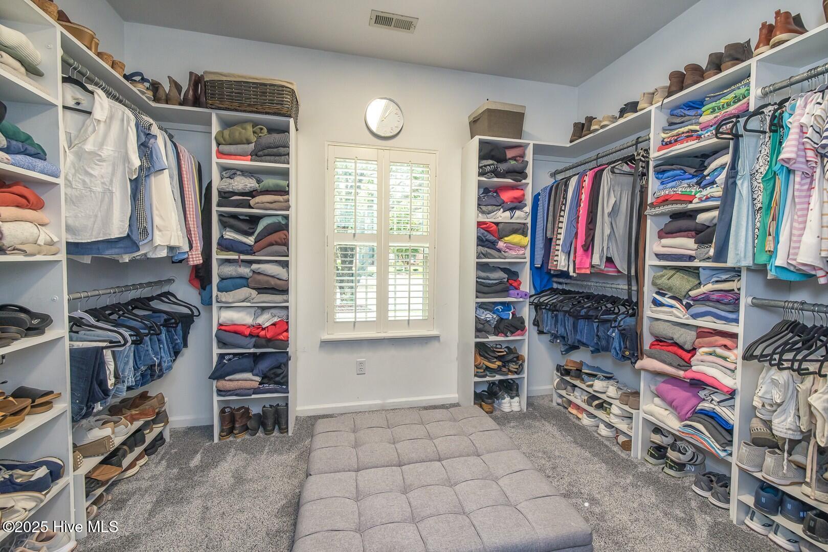 100537191 | Photo 35