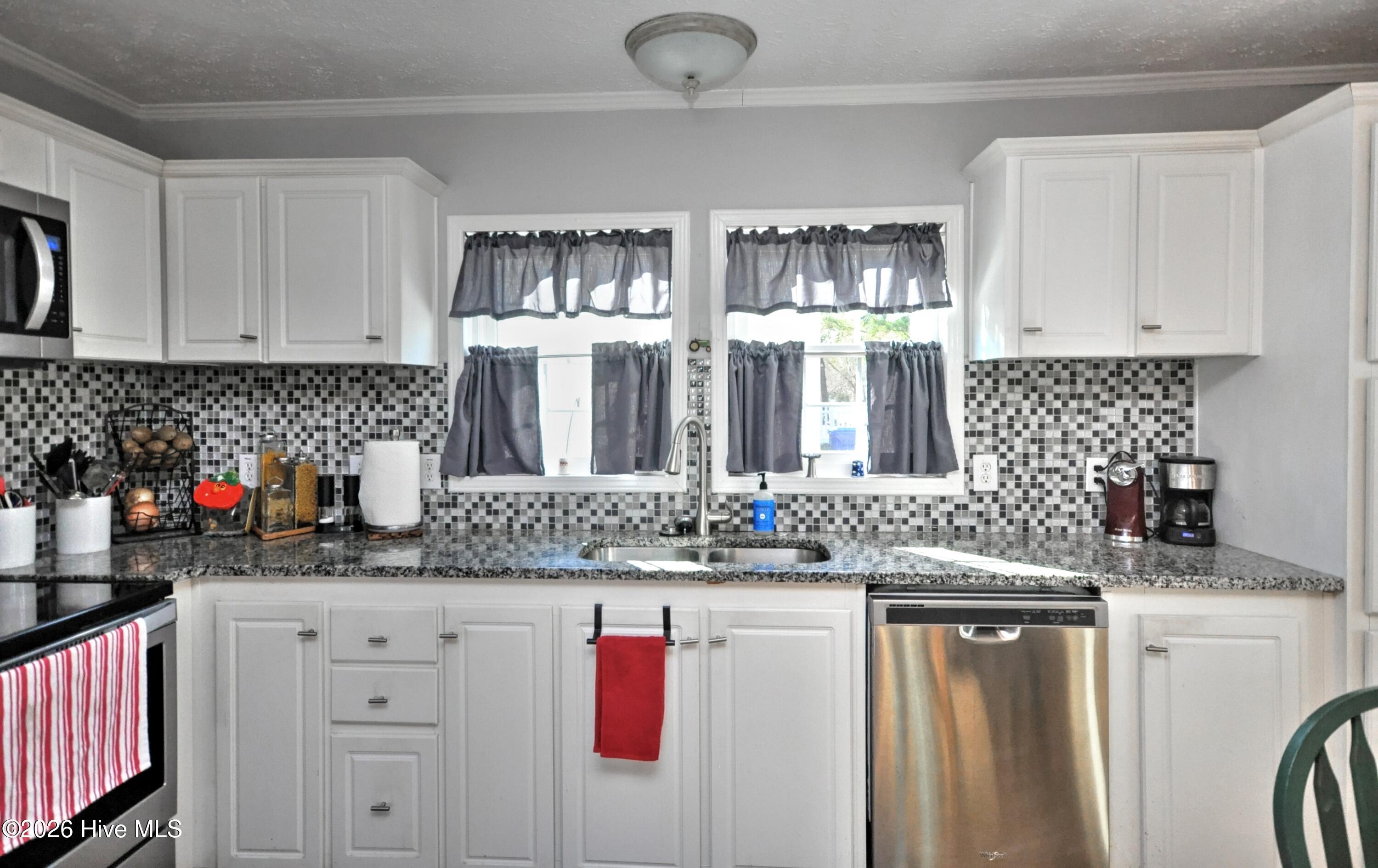 100550740 | Photo 13