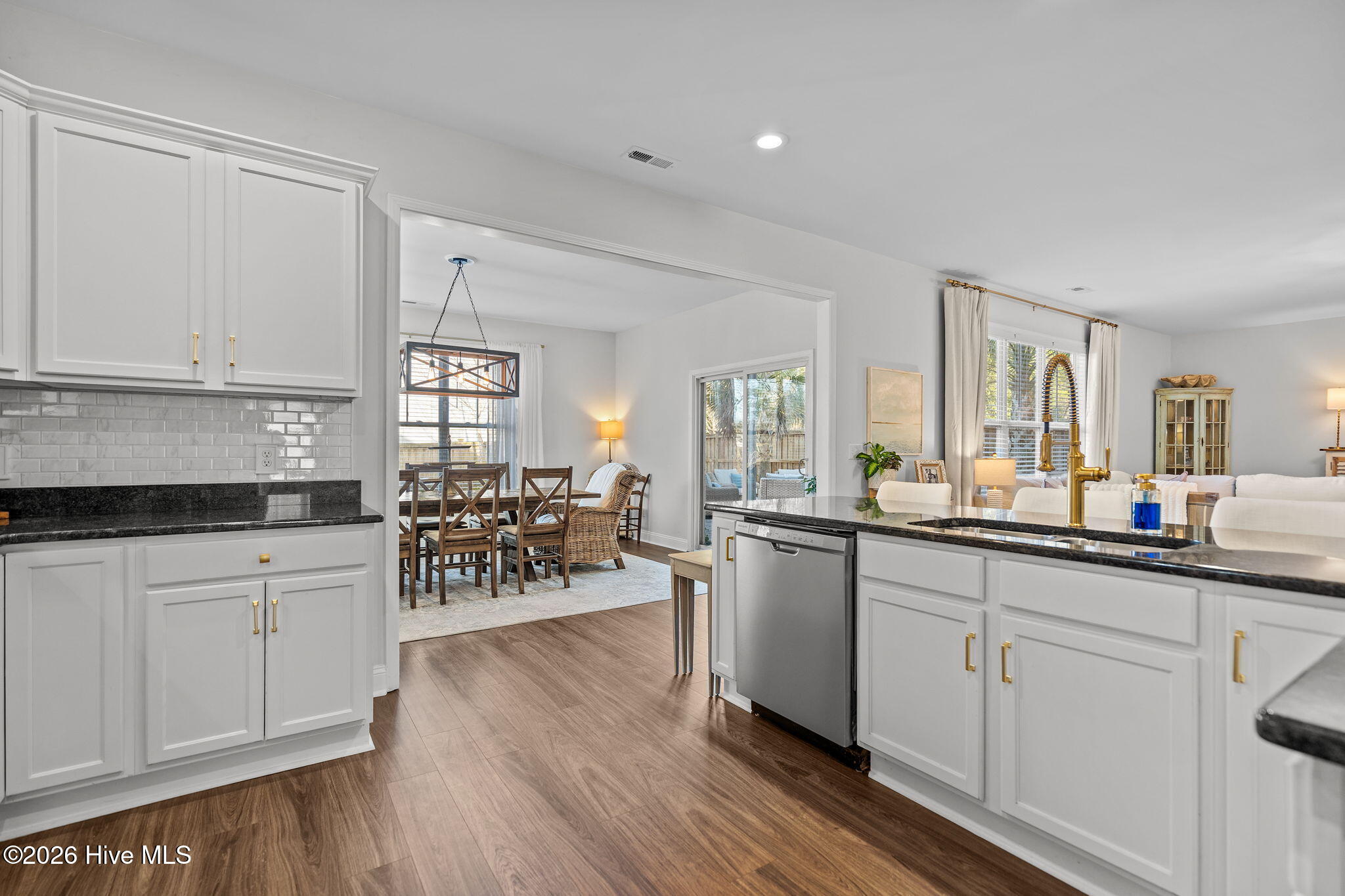 100551440 | Photo 13