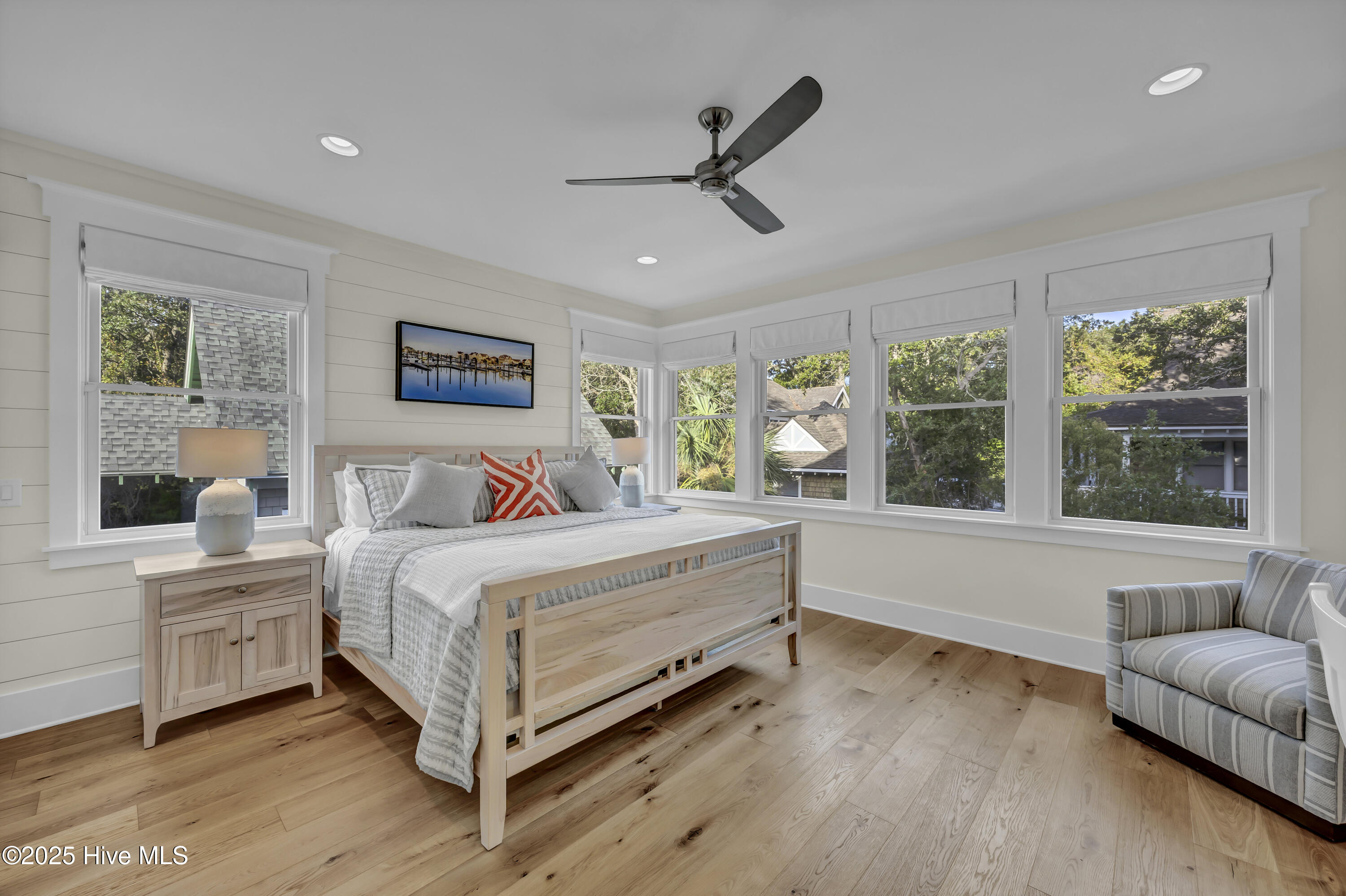 100534977 | Photo 30