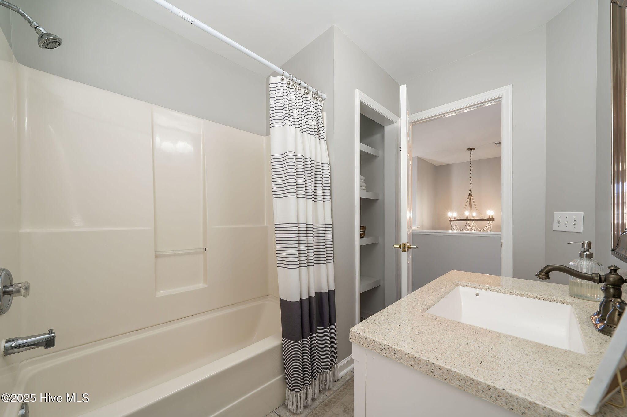 100539157 | Photo 75