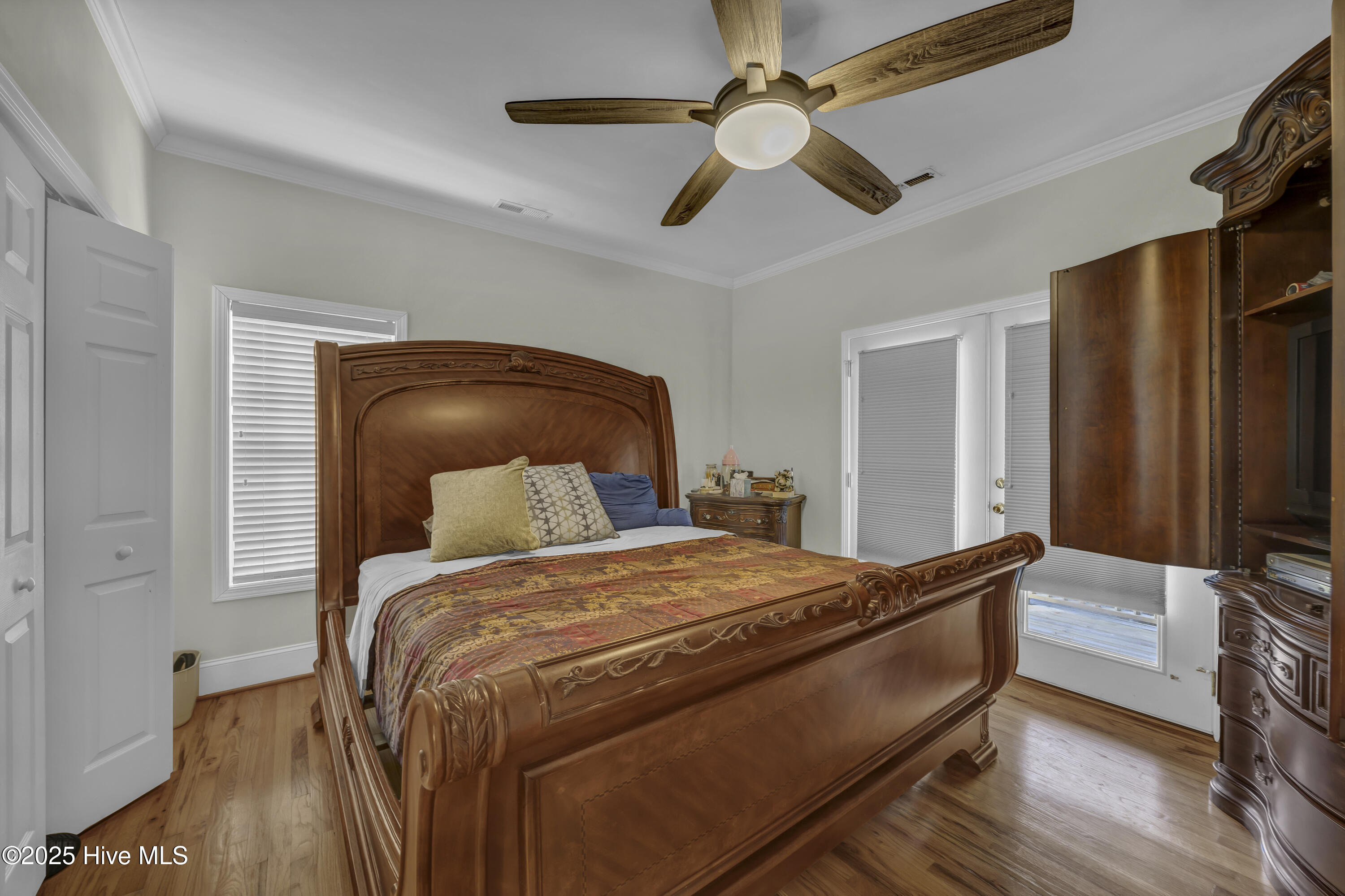 100544493 | Photo 11