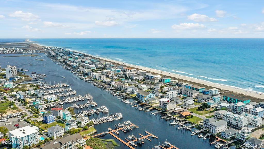 100532068 | Photo 37