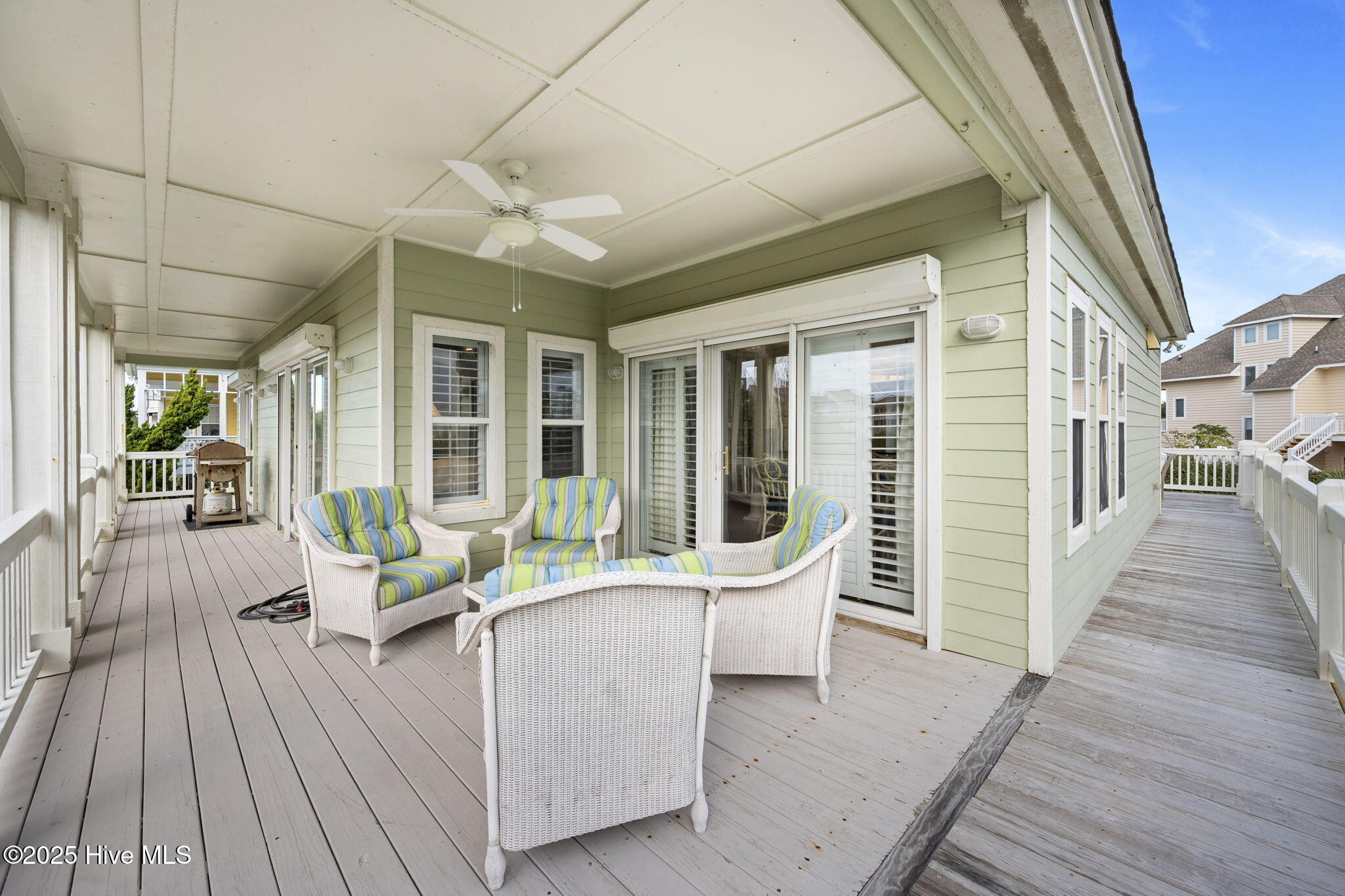 100544331 | Photo 41